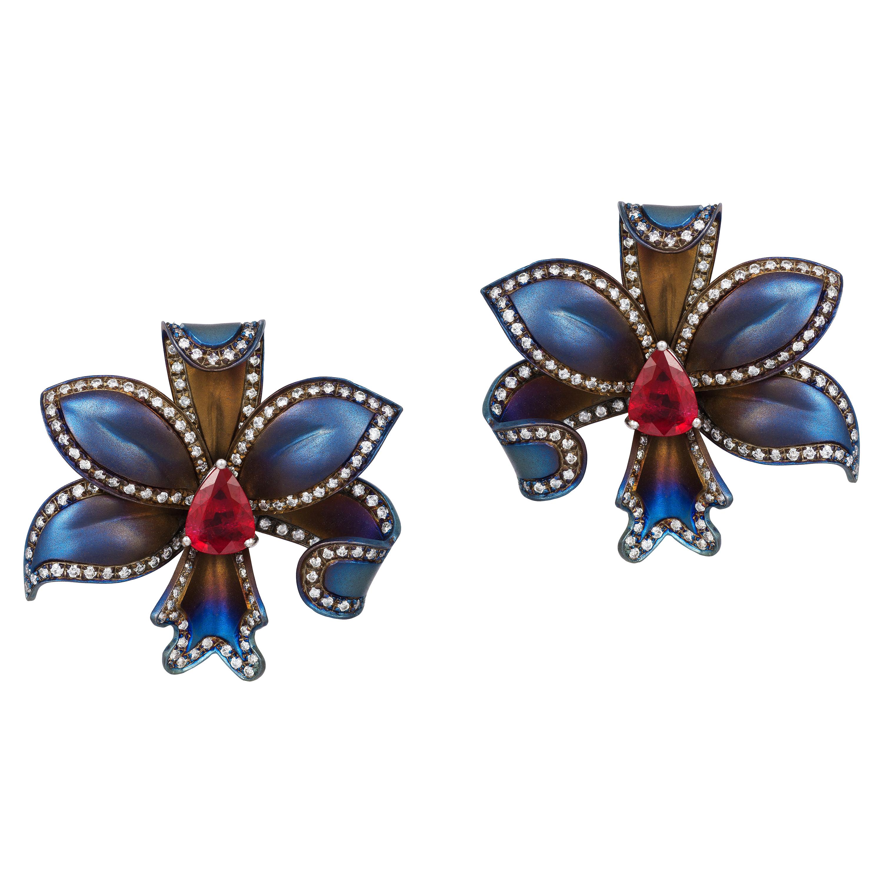 Andreoli Blumenohrringe mit Clip-On-Ohrring aus Titan, Rubin und Diamant
