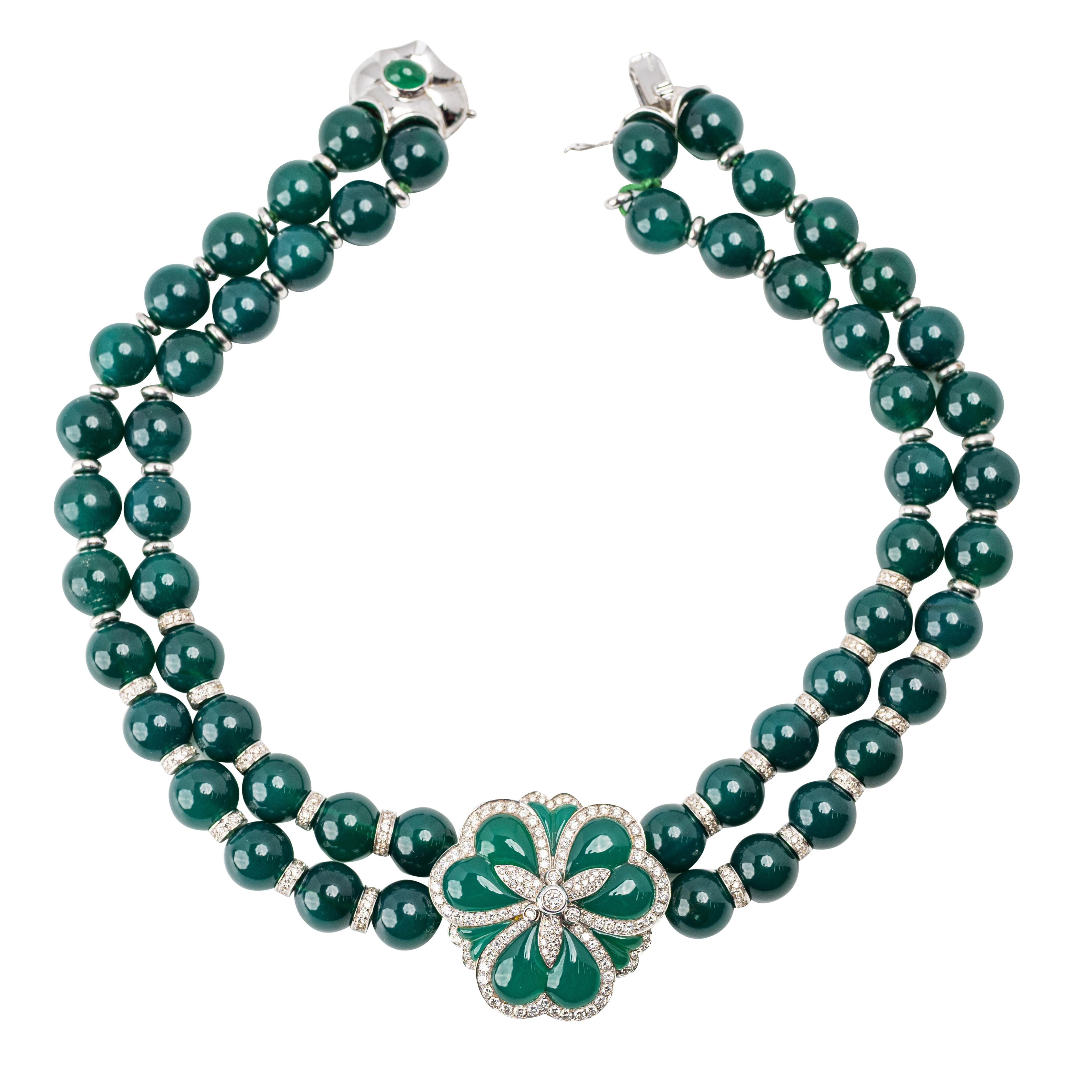 Andreoli Two-Strand Emerald Bead Necklace with Diamond-Set Floral Clasp Unisexe en vente