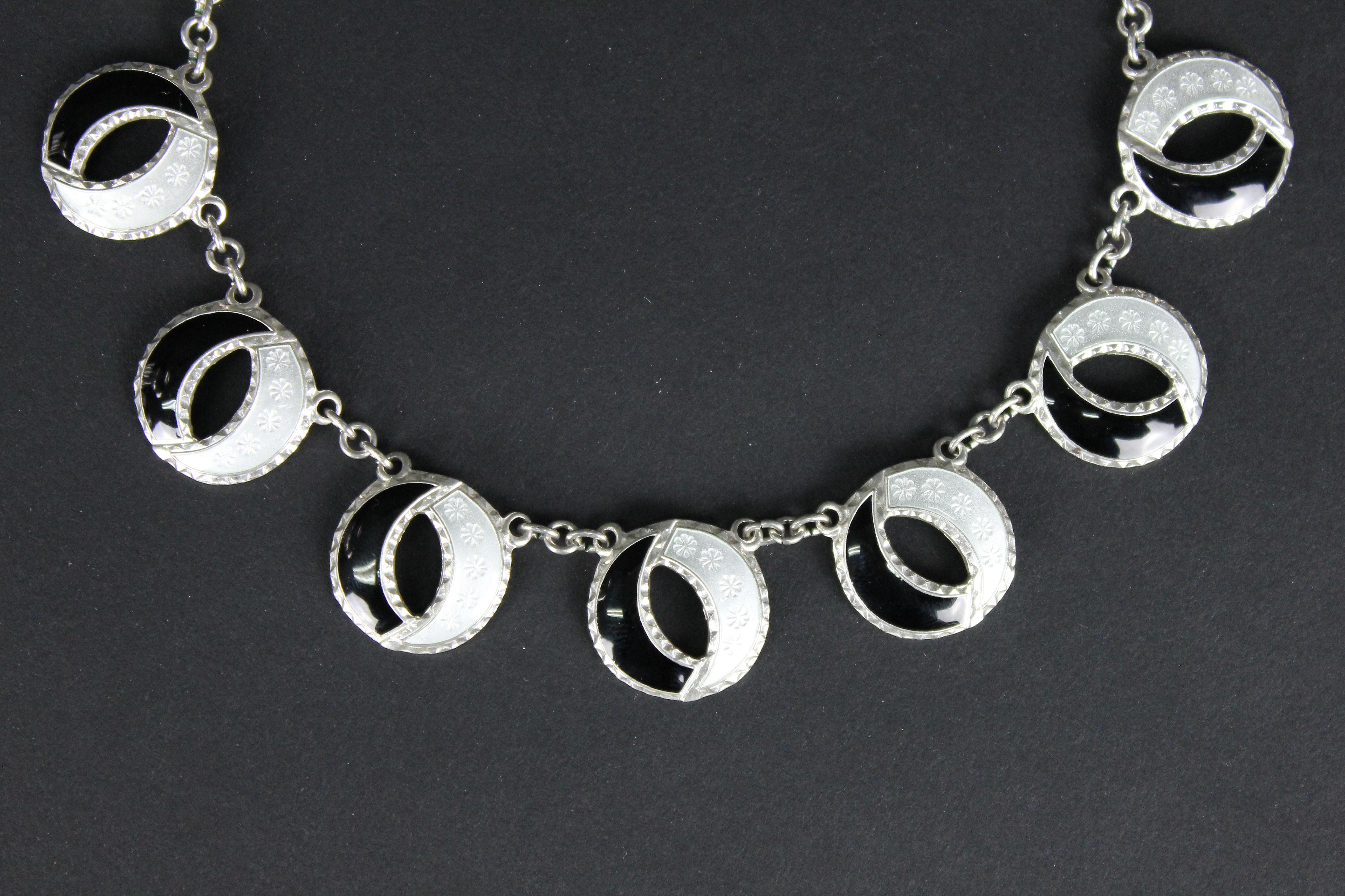 Modernist Andresen & Scheinpflug, Necklace in Sterling Silver and Enamel, Norway, 1940s