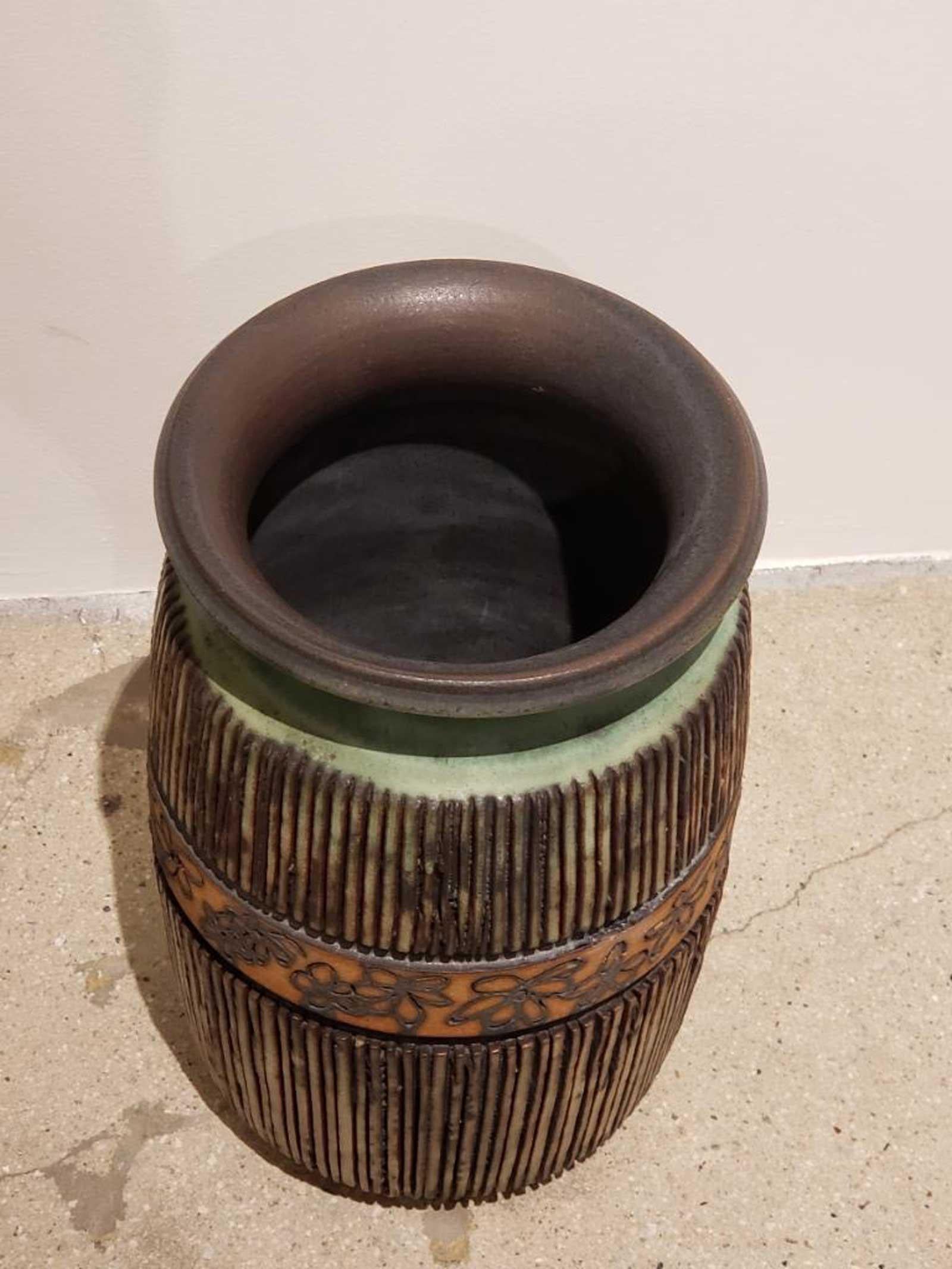 Andrew Bergloff '1929-2015' Signed Ceramic Vase In Good Condition For Sale In Dallas, TX