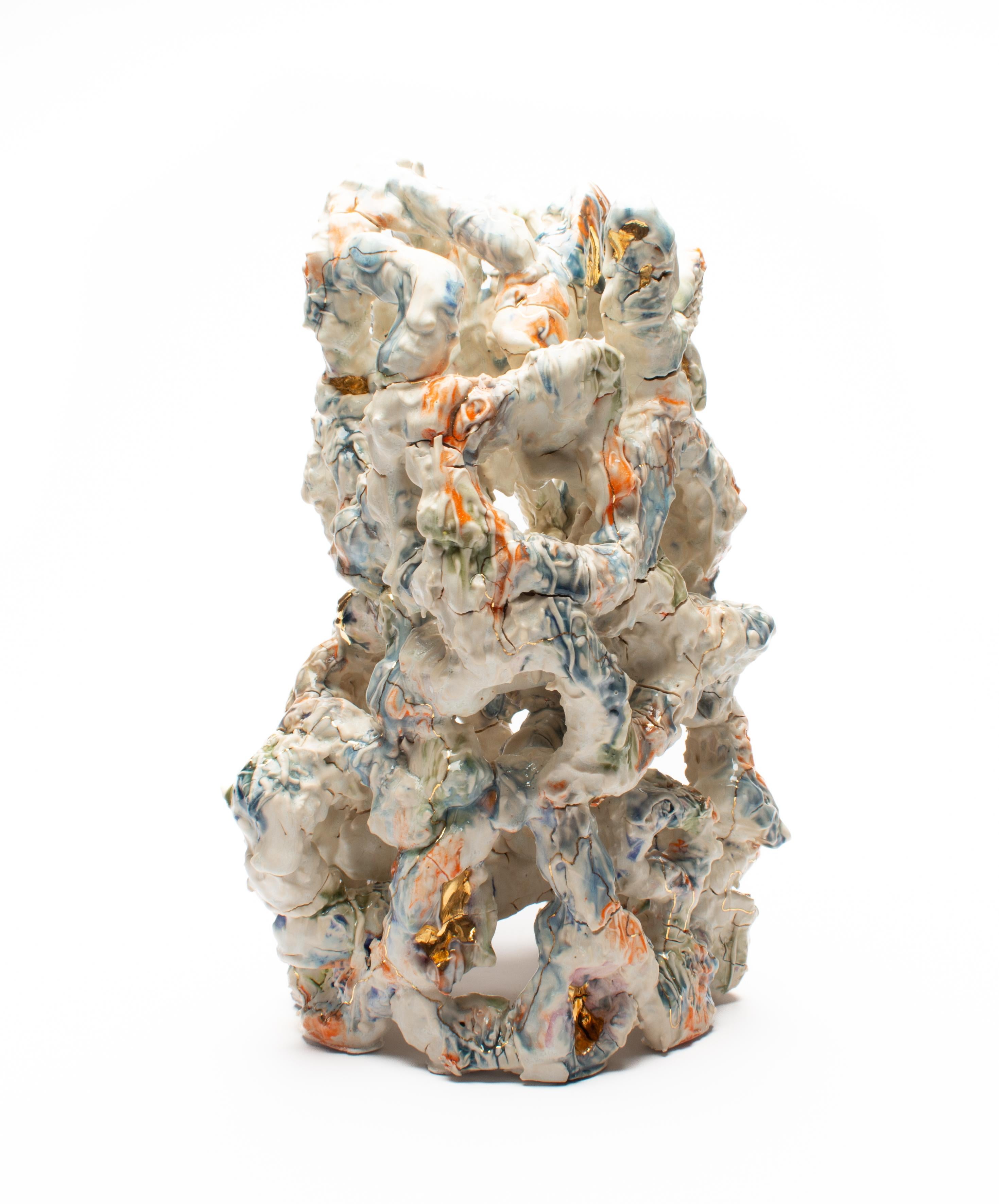 Heap, Andrew Casto, 2025, Scultura in porcellana con smalto a lustro d'oro in vendita 1