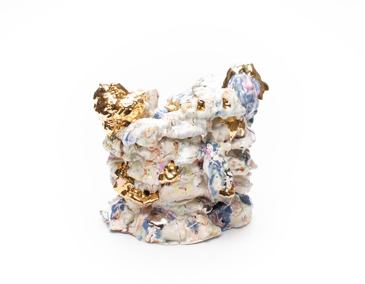 Andrew Casto (nato in Ohio, USA, 1977) vive e lavora a Iowa City, USA. Nel 2011 è stato borsista MJD presso la Archie Bray Foundation for Ceramic Art di Helena, Montana, e ha esposto i suoi lavori a livello internazionale in Spagna, Croazia, Italia,