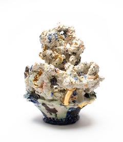 Hablamos de luciérnagas, Andrew Casto, 2025, Escultura de porcelana con brillo dorado