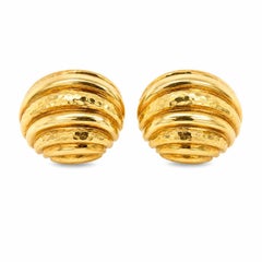 Andrew Clunn, Ohrclips aus 18 Karat Gelbgold