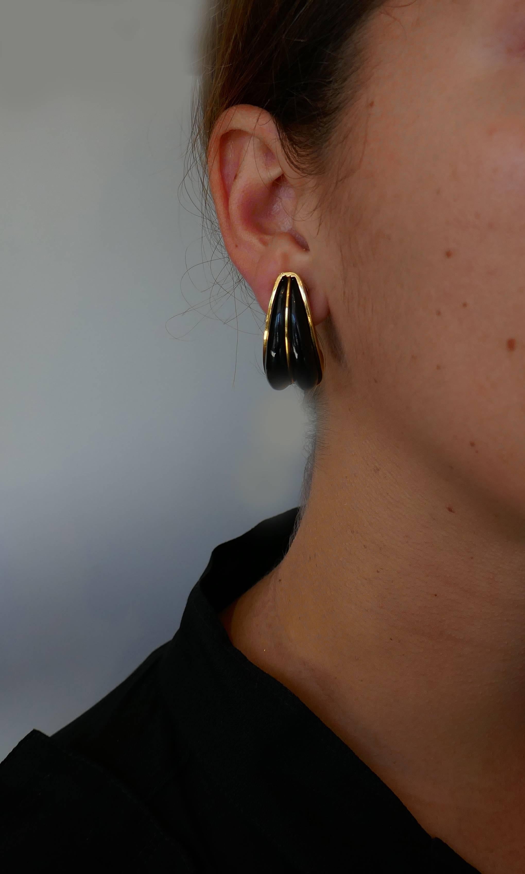 Women's Andrew Clunn Black Onyx 18 Karat Yellow Gold Earrings, 1970s