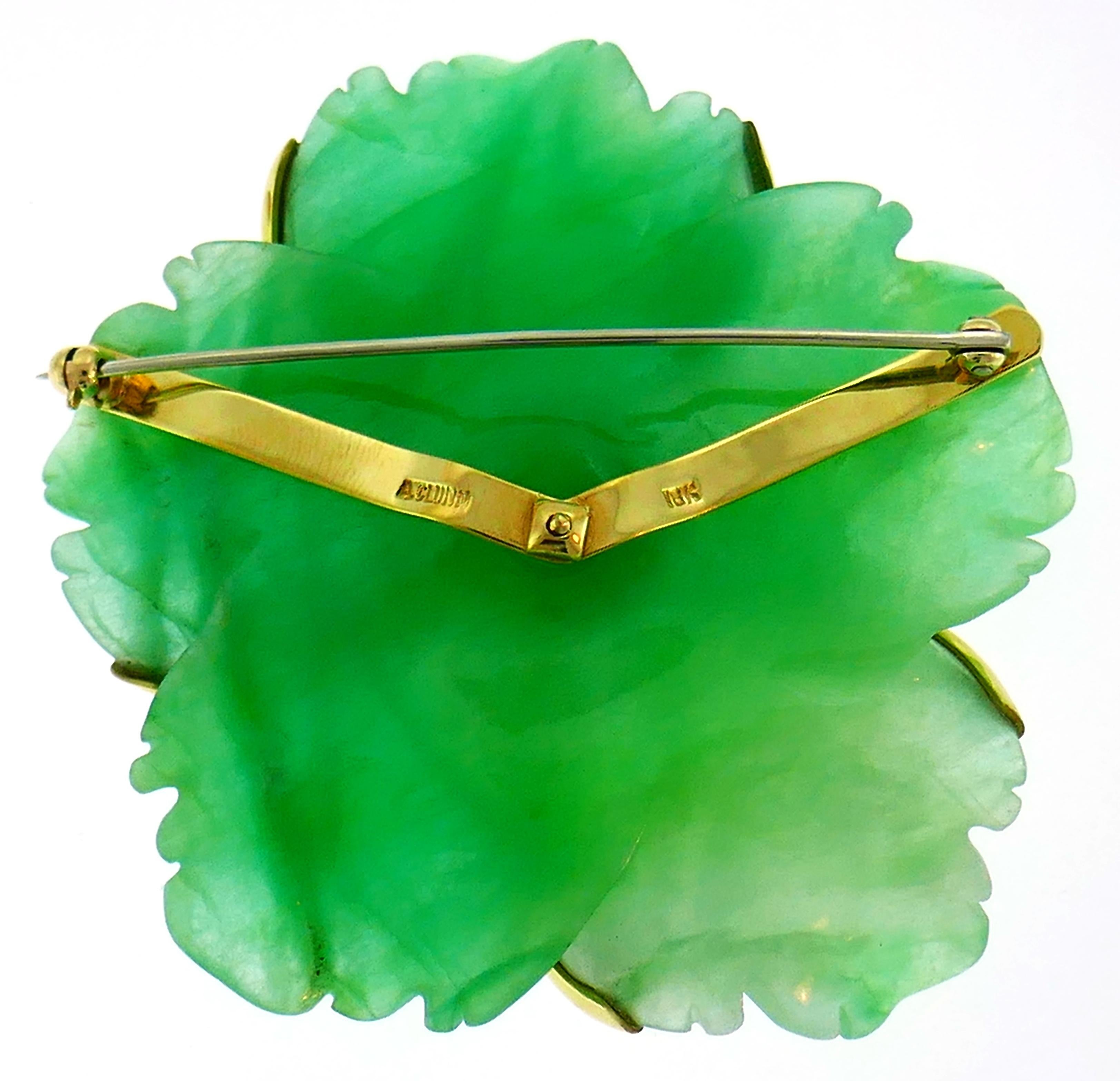 Andrew Clunn Chrysoprase Yellow Gold Pin Brooch Clip with Pearl Accent In Excellent Condition For Sale In Beverly Hills, CA