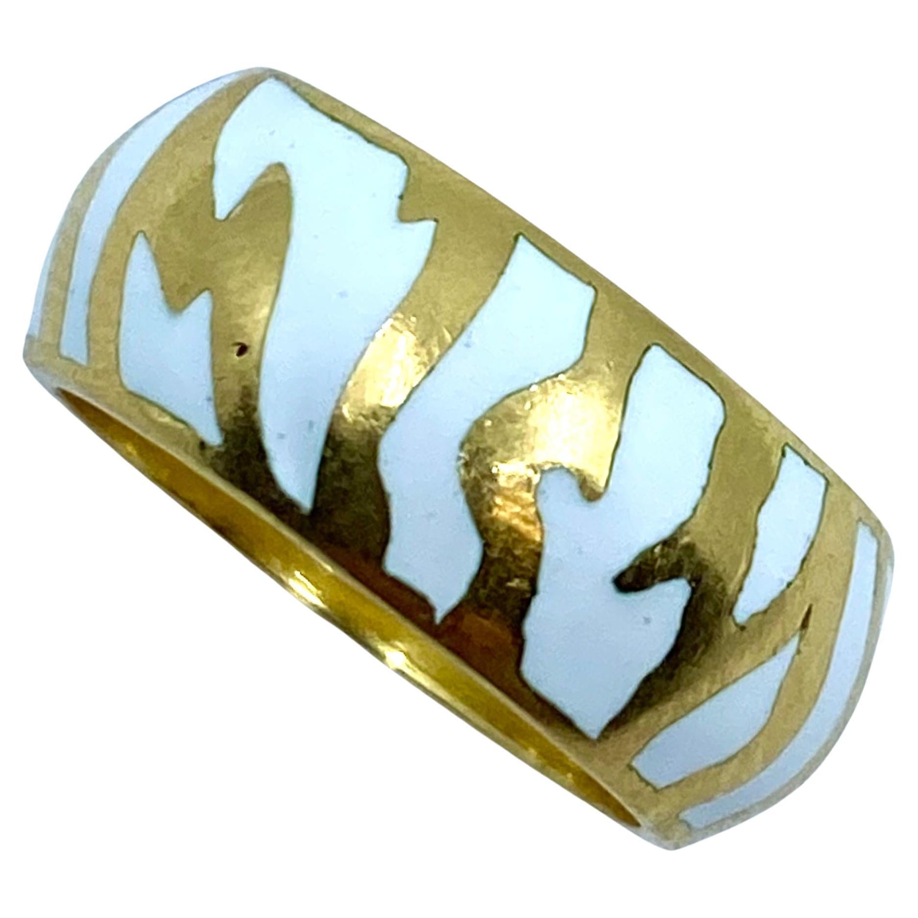 Andrew Clunn Gold Ring White Enamel Zebra Pattern In Excellent Condition In Beverly Hills, CA