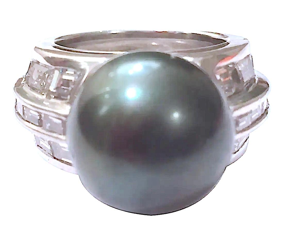 Contemporary Andrew Clunn Gorgeous Peridot Aquamarine Gold Platinum Ring For Sale