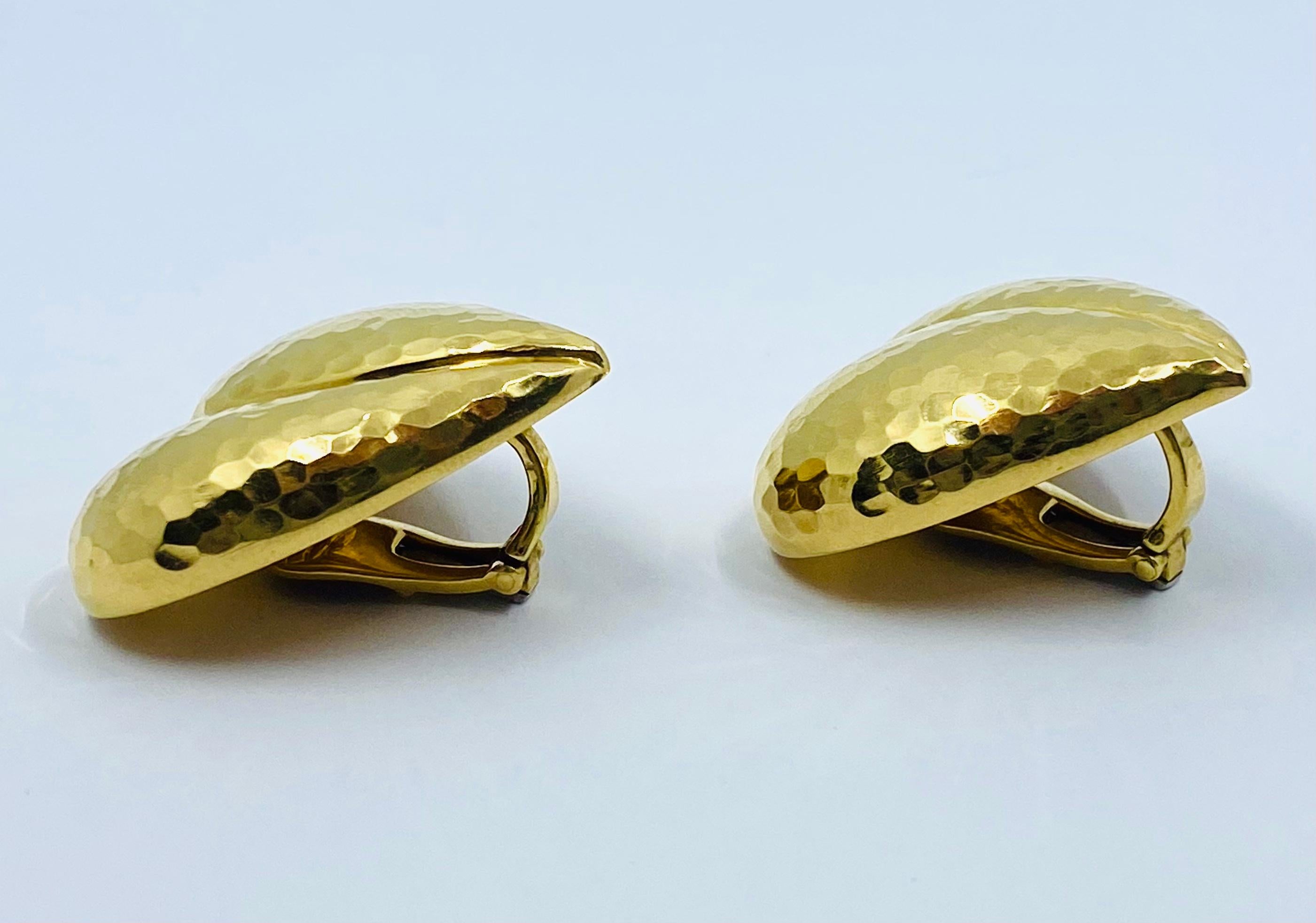 Andrew Clunn Heart Earrings Gold In Excellent Condition In Beverly Hills, CA