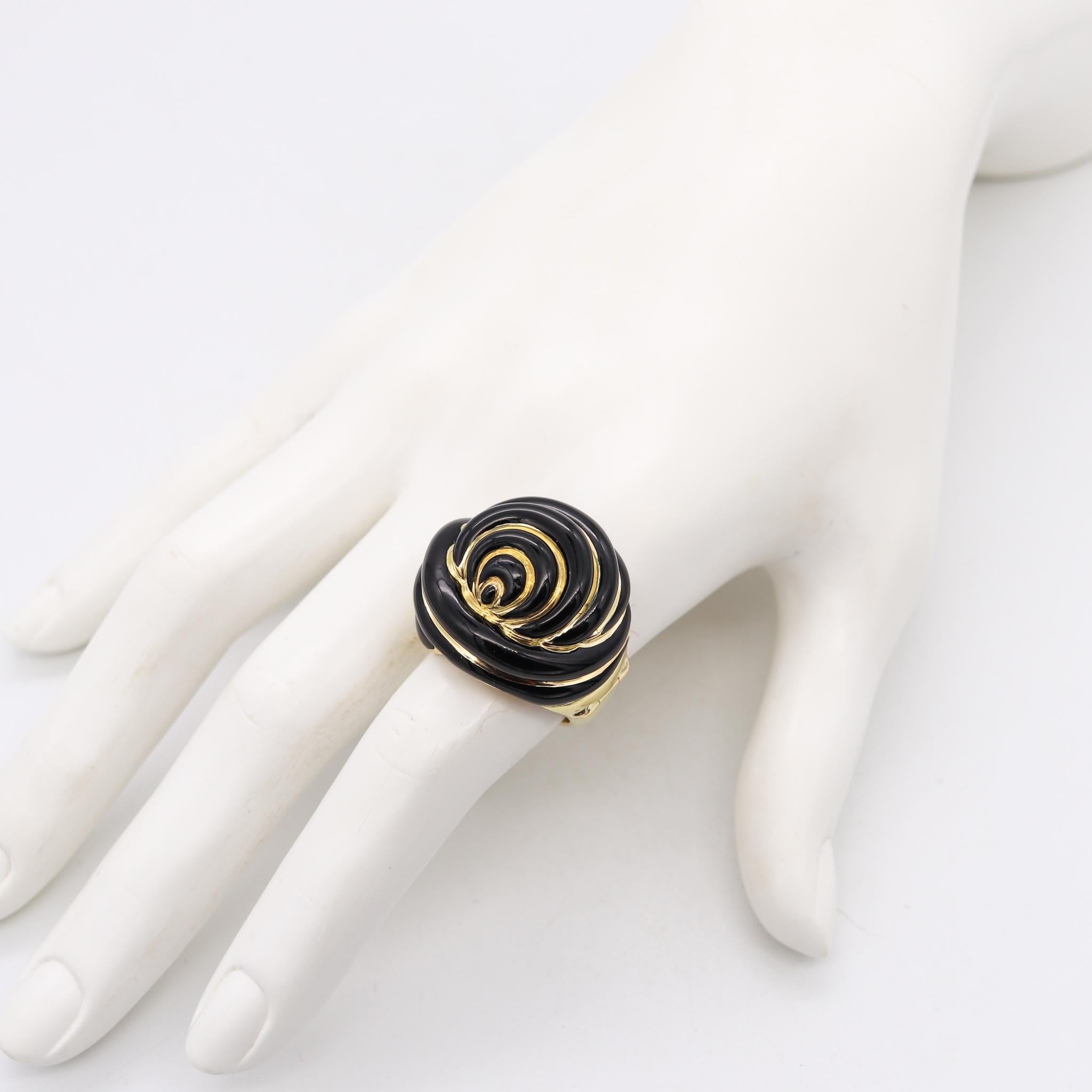 Andrew Clunn NYC Knots Cocktail Ring in Solid 18Kt Yellow Gold with Black Enamel For Sale 5