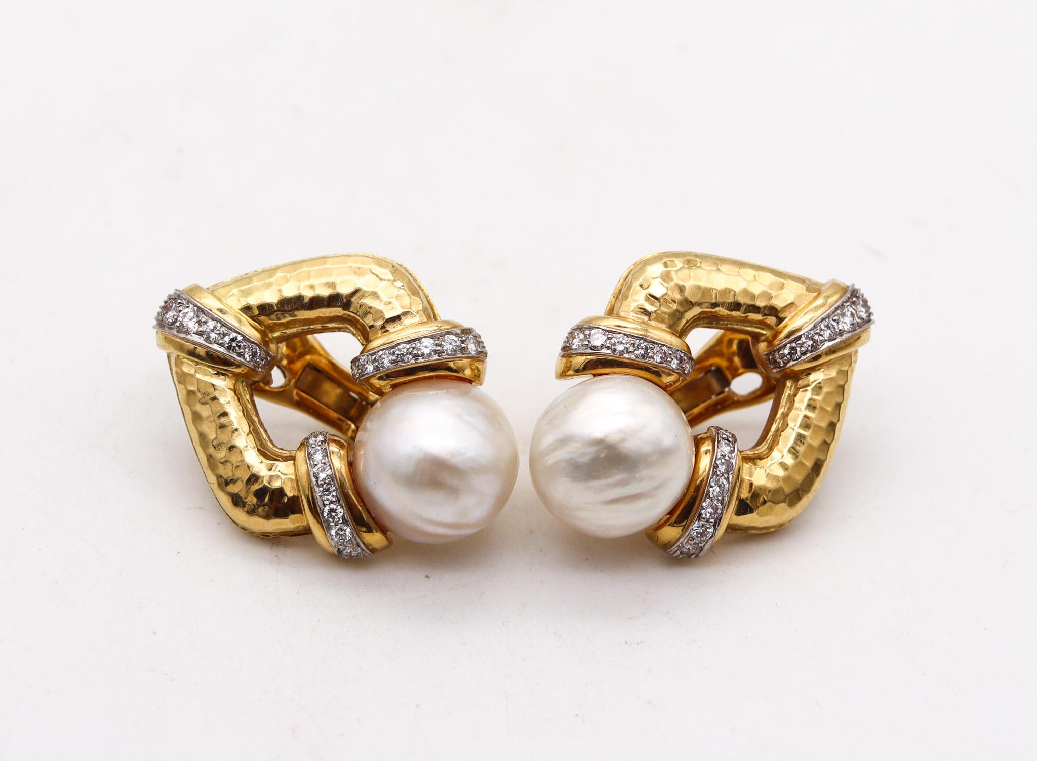 Modernist Andrew Clunn Pearls Earrings In 18Kt Yellow Gold With 1.20 Ctw In Diamonds For Sale