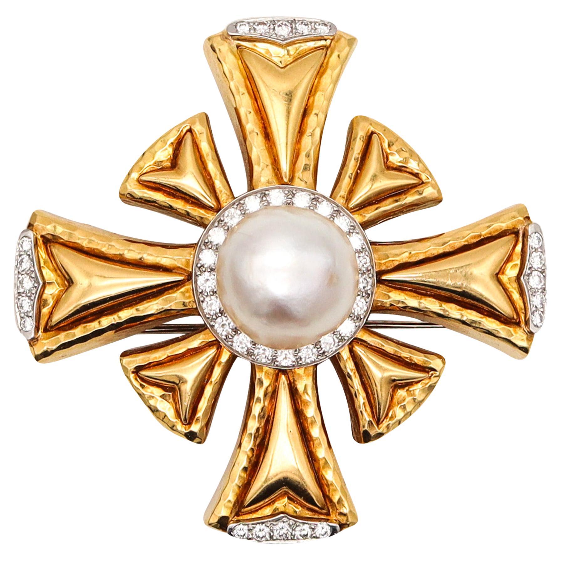 Andrew Clunn Pendant Brooch In 18Kt Gold And Platinum With 2.46 Ctw In Diamonds For Sale