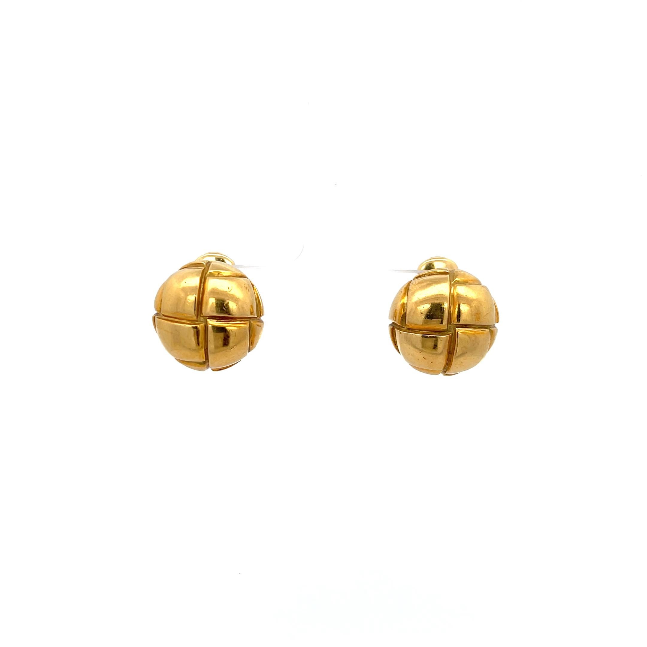 Andrew Clunn Small Knot Earrings in 18K Yellow Gold. The earrings have a diameter of 5/8 of an inch and weigh 14.2 grams. Clip-on backs.