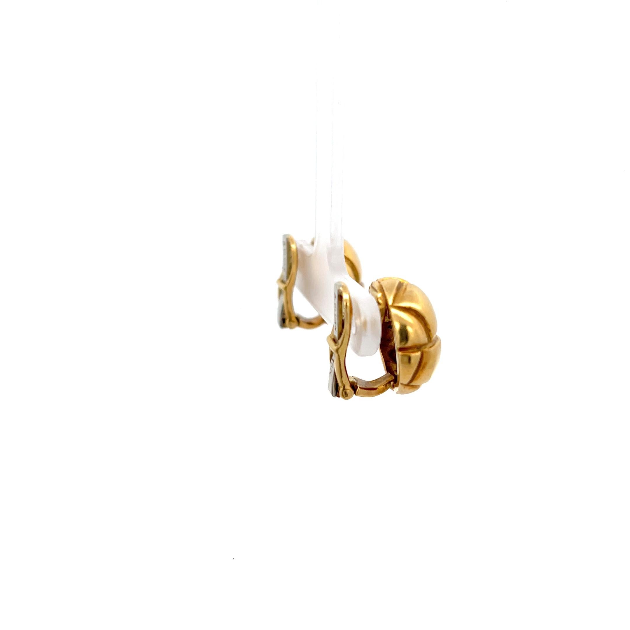 Women's or Men's Andrew Clunn Small Knot Earrings 18K Yellow Gold For Sale