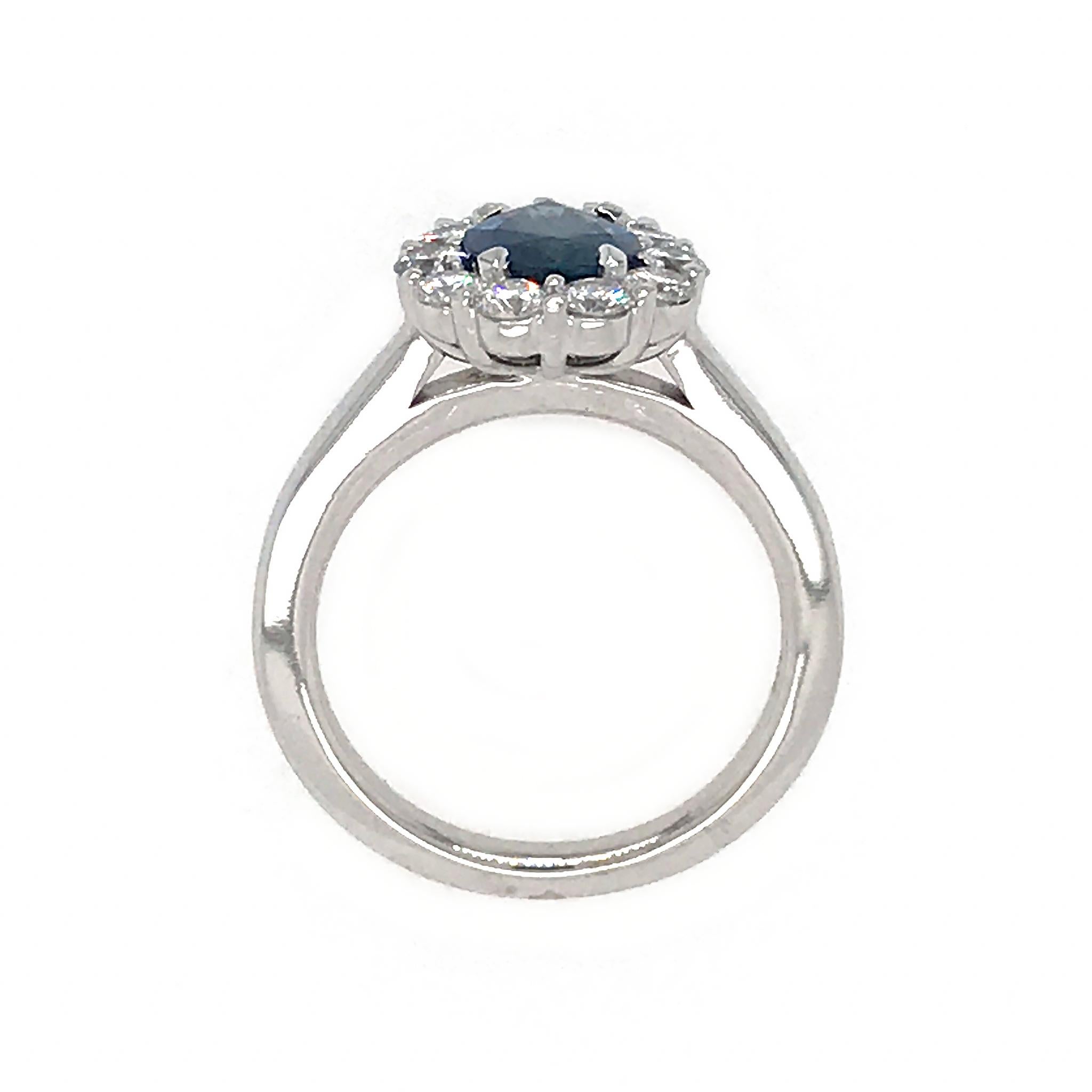 14 Karat White Gold Sapphire and Diamond Cluster Ring In Excellent Condition In New York, NY