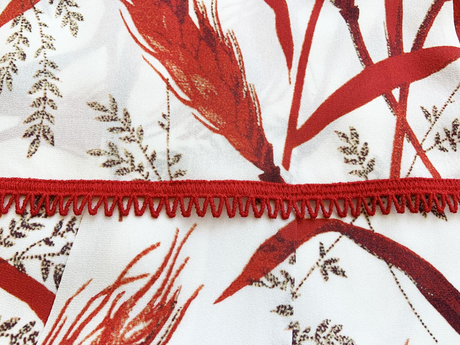 Beige Andrew GN Jupe longue en géorgette de soie blanche et rouge à imprimé Rye, collection 2018, taille FR 38 en vente
