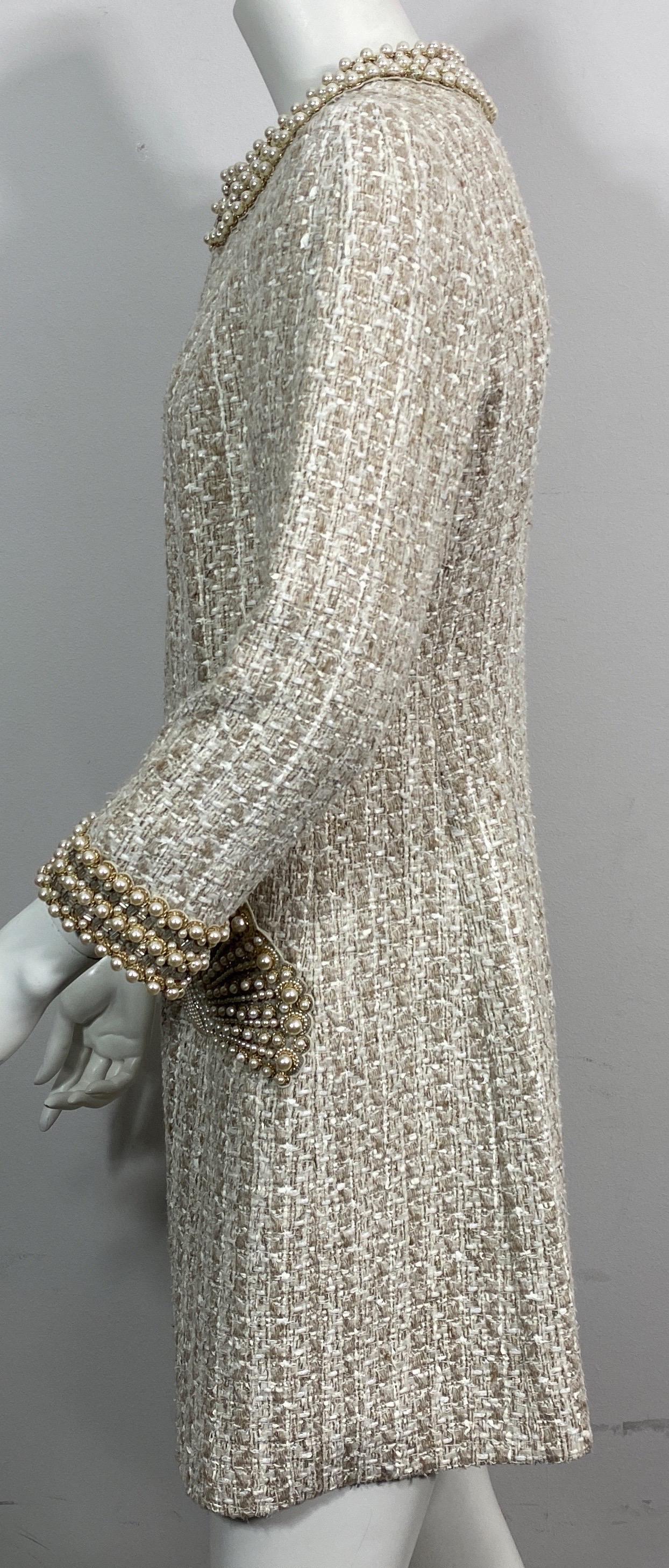 Andrew GN Beige and Ivory Boucle Tweed and Pearl Coat - 2005 Collection - Size M For Sale 7