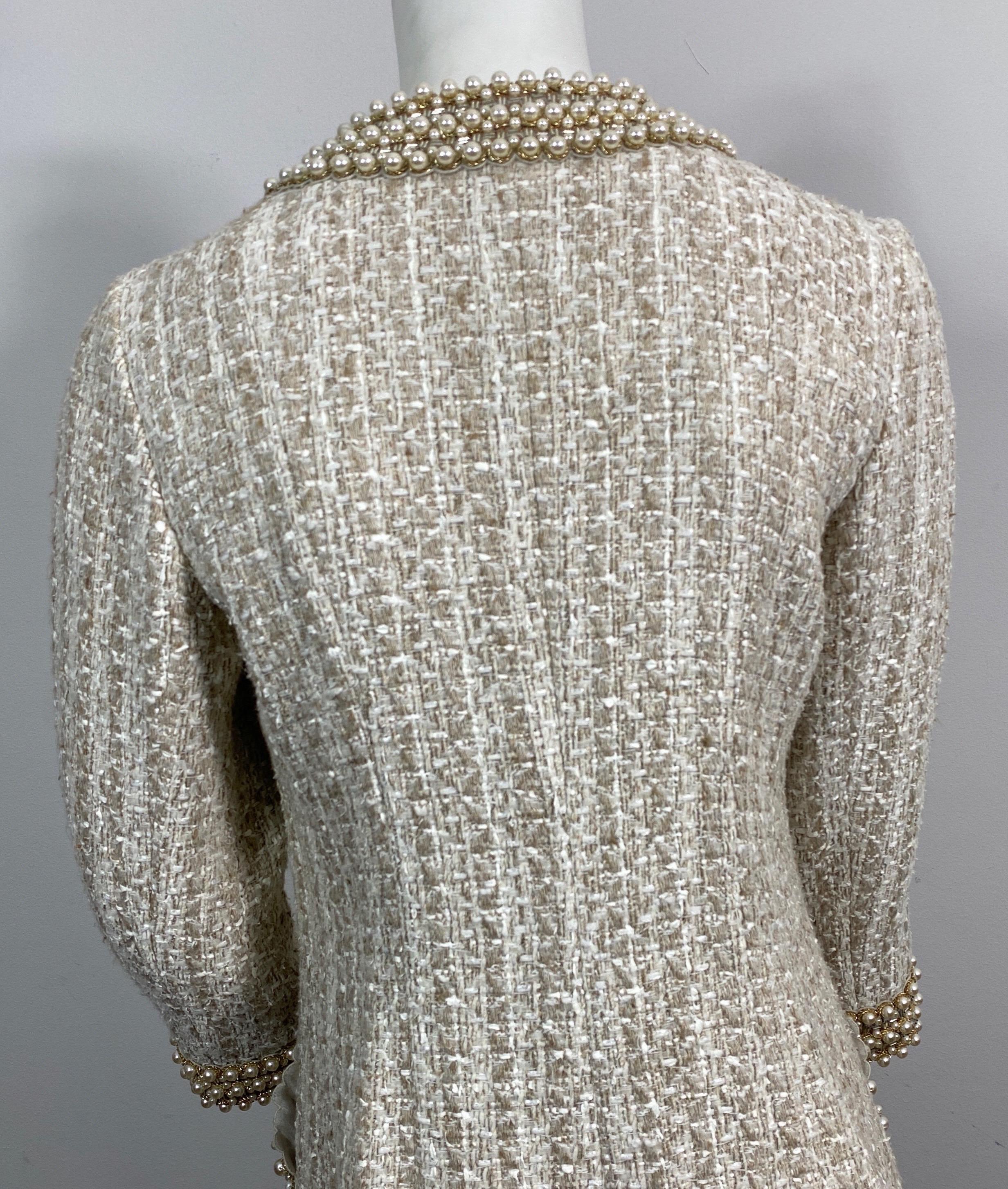 Andrew GN Beige and Ivory Boucle Tweed and Pearl Coat - 2005 Collection - Size M For Sale 10