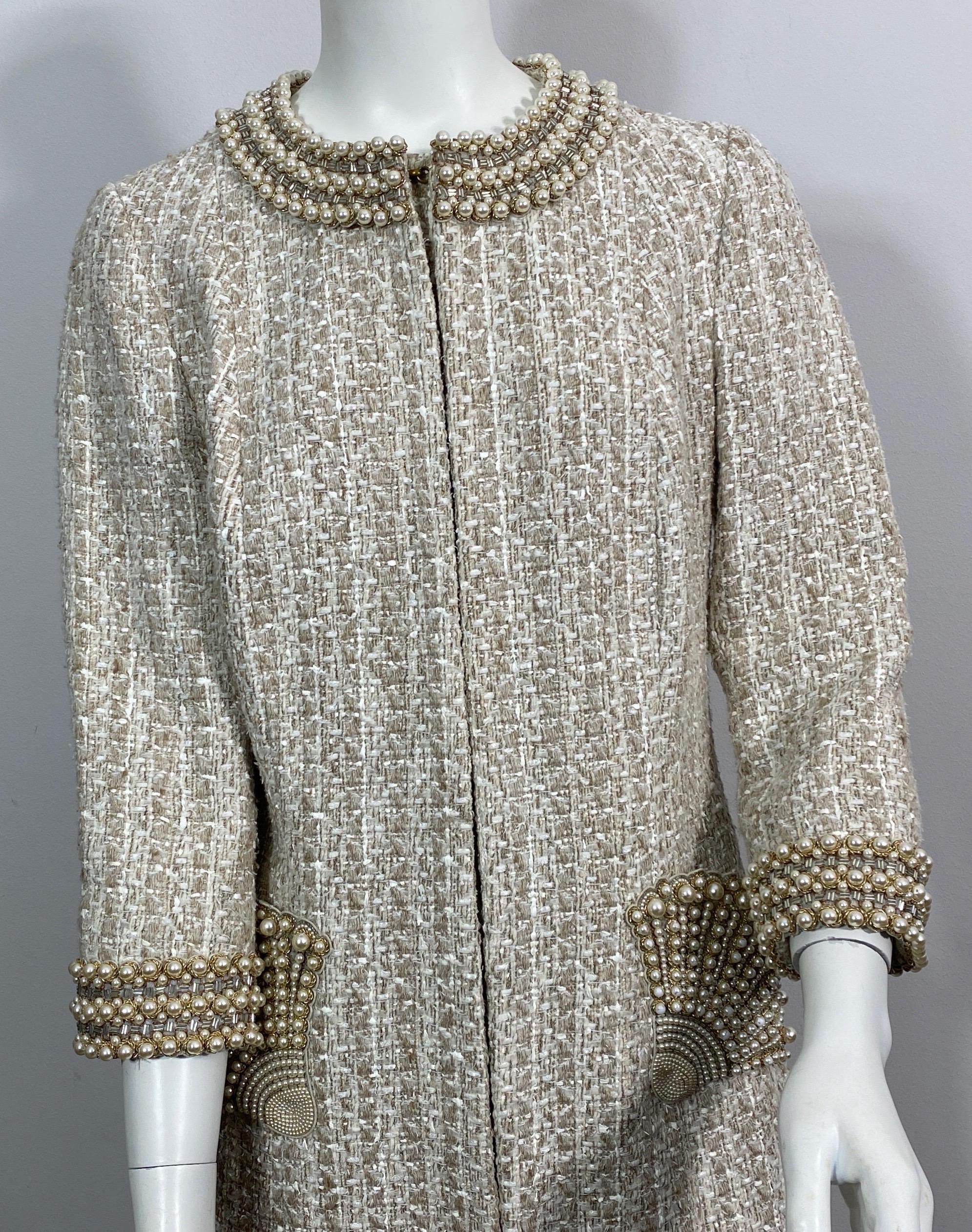 Women's Andrew GN Beige and Ivory Boucle Tweed and Pearl Coat - 2005 Collection - Size M For Sale