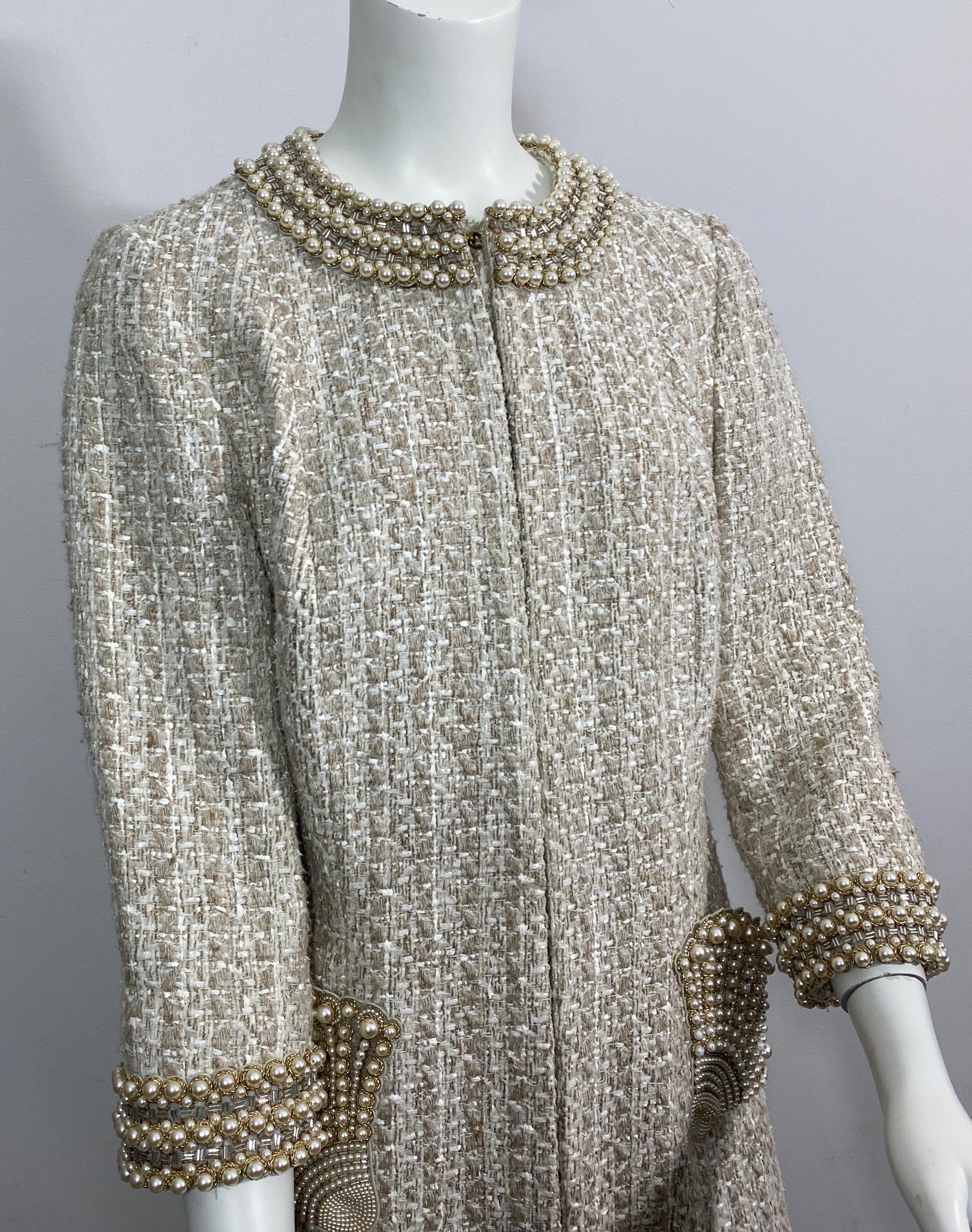 Andrew GN Beige and Ivory Boucle Tweed and Pearl Coat - 2005 Collection - Size M For Sale 1