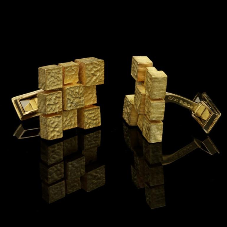 Andrew Grima 18 Carat Gold Swivel Cufflinks of Multi-Square Textured Design 3