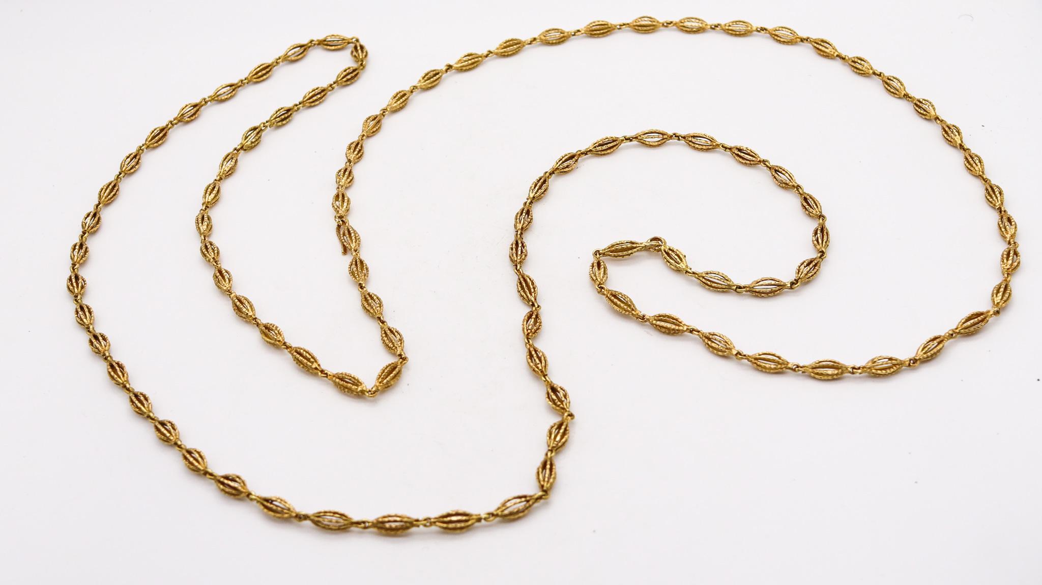 Chain designed by Andrew Grima for Omega Swiss.

An outstanding and very rare chain, created in London England by the iconic goldsmith and designer Andrew Grima, back in the 1969. This gorgeous chains has been specially crafted for the Omega Watch
