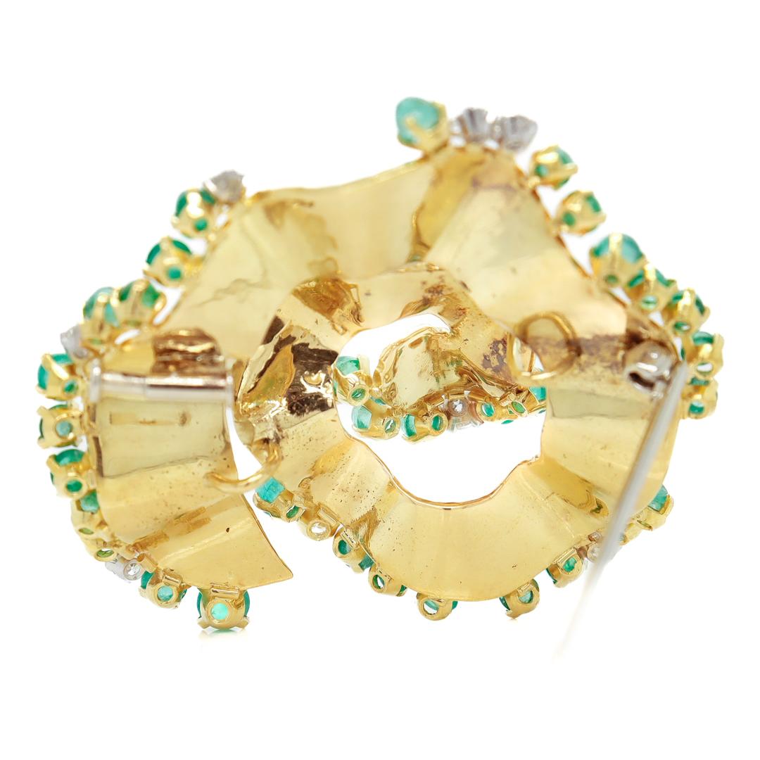 Andrew Grima Attributed 18 Karat Gold, Emerald, & Diamond Modernist Brooch For Sale 5