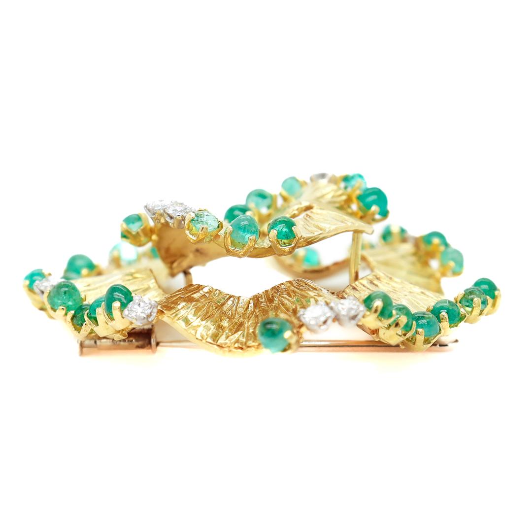 Andrew Grima Attributed 18 Karat Gold, Emerald, & Diamond Modernist Brooch For Sale 2