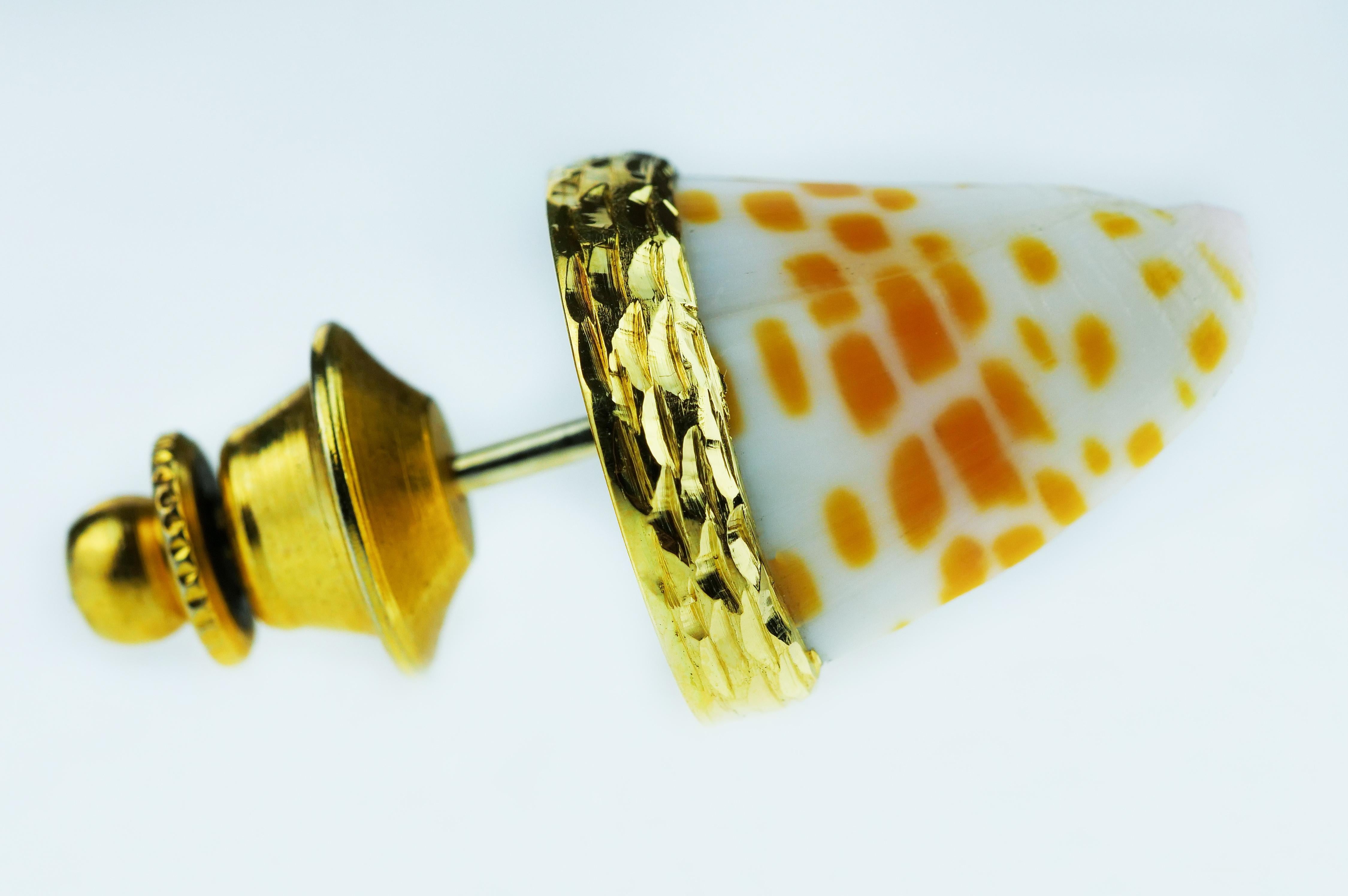 Andrew Grima Shell Tie Pin in 18 Karat Gold, 1970s Super Shell Collection, Retro 1