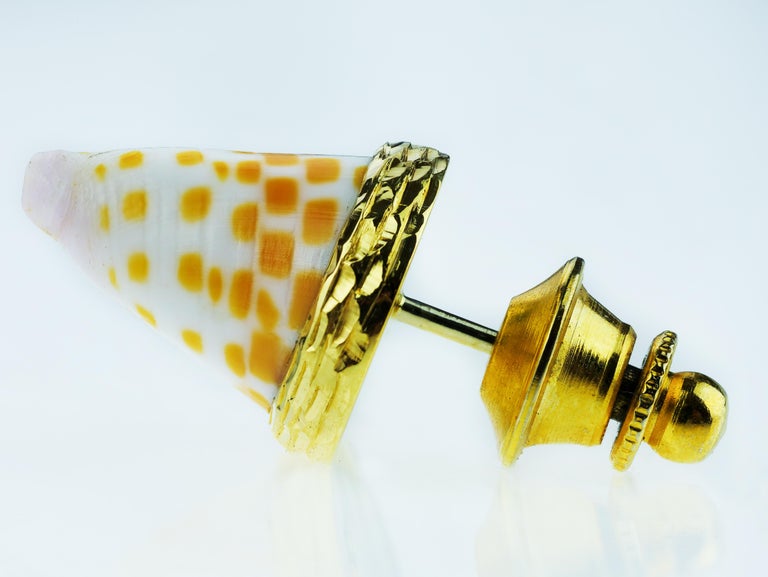 Andrew Grima Shell Tie Pin in 18 K Gold, from 1972 Super Shell ...