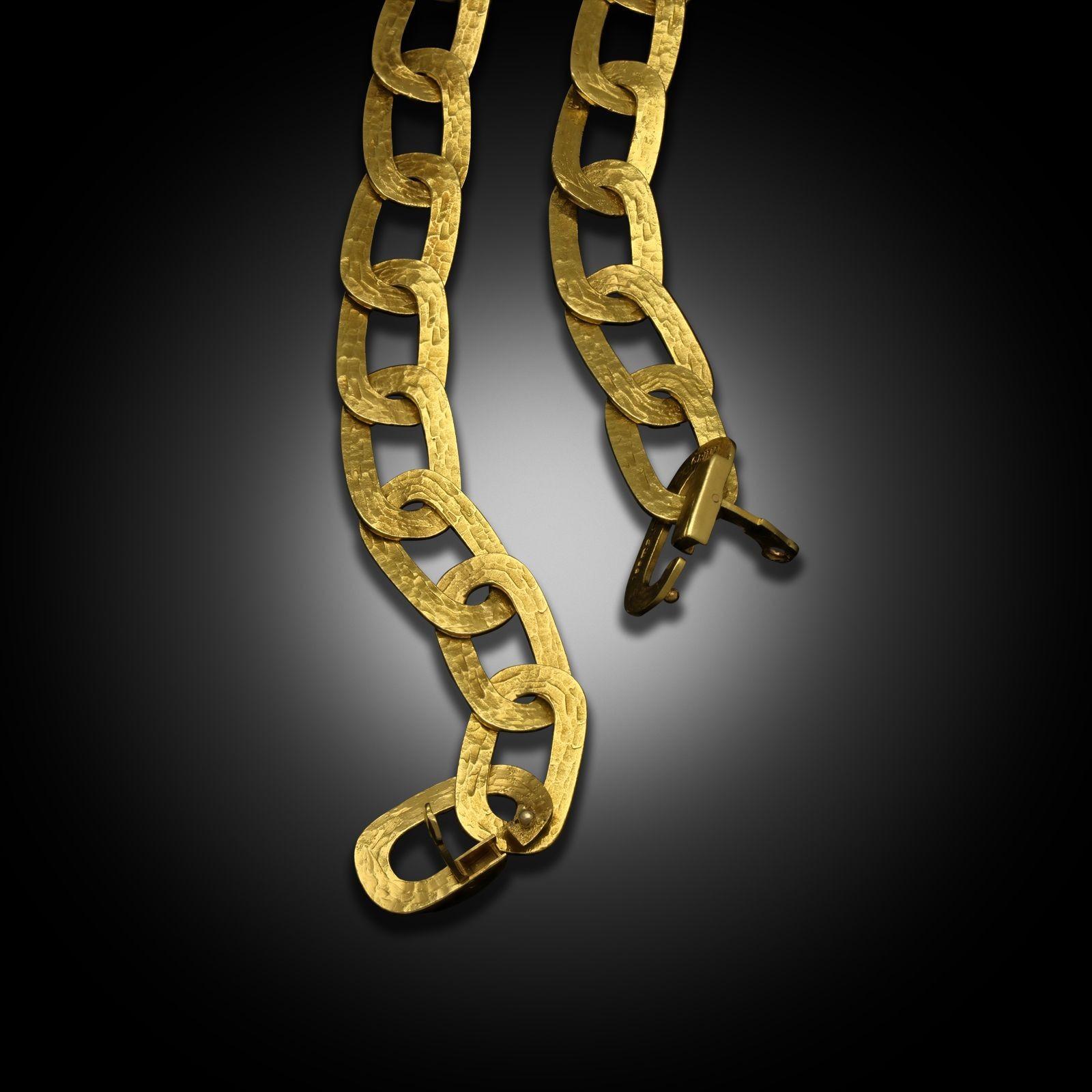 Andrew Grima Cadena vintage de oro amarillo de 18 ct con textura 1975 en venta 1