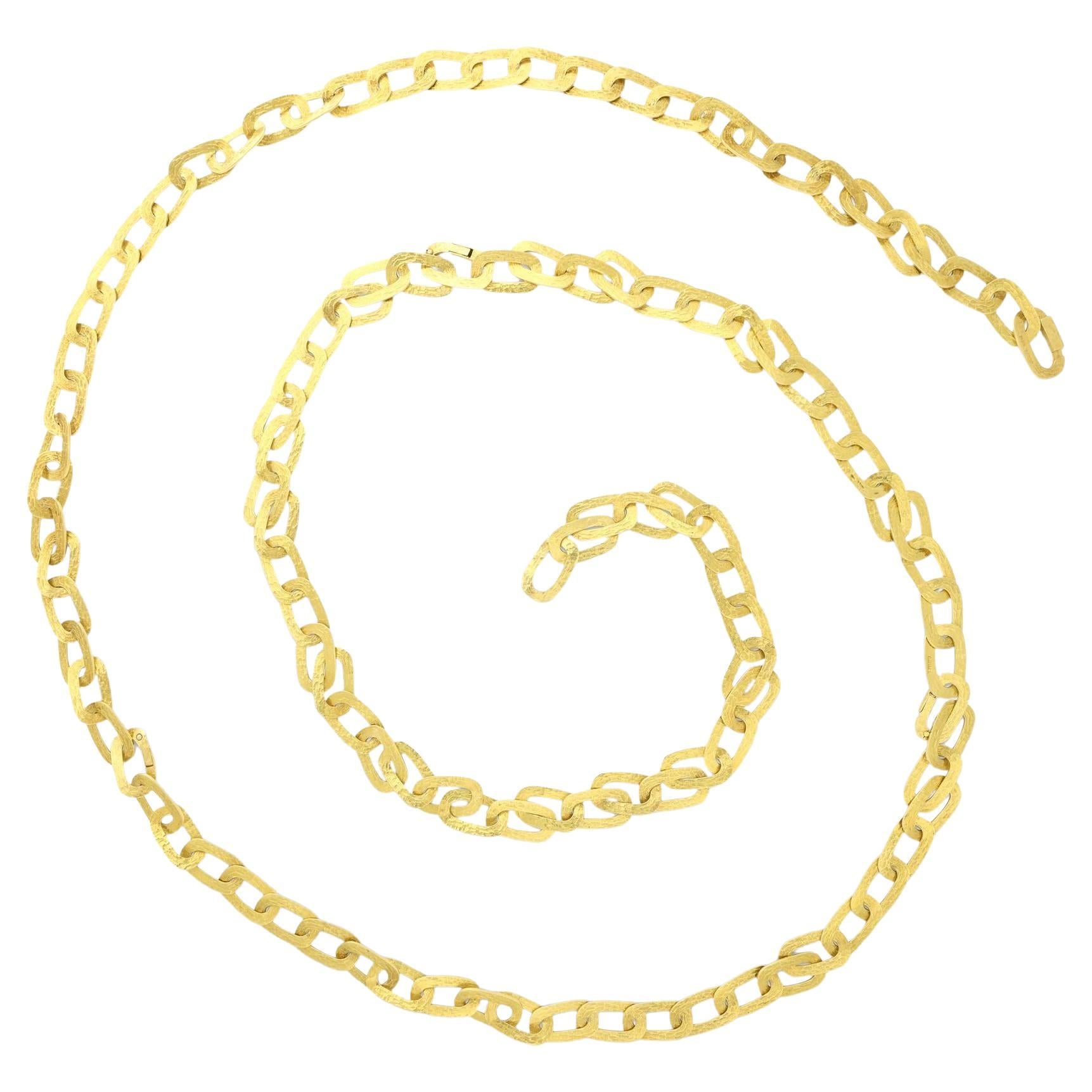 Andrew Grima Cadena vintage de oro amarillo de 18 ct con textura 1975 en venta