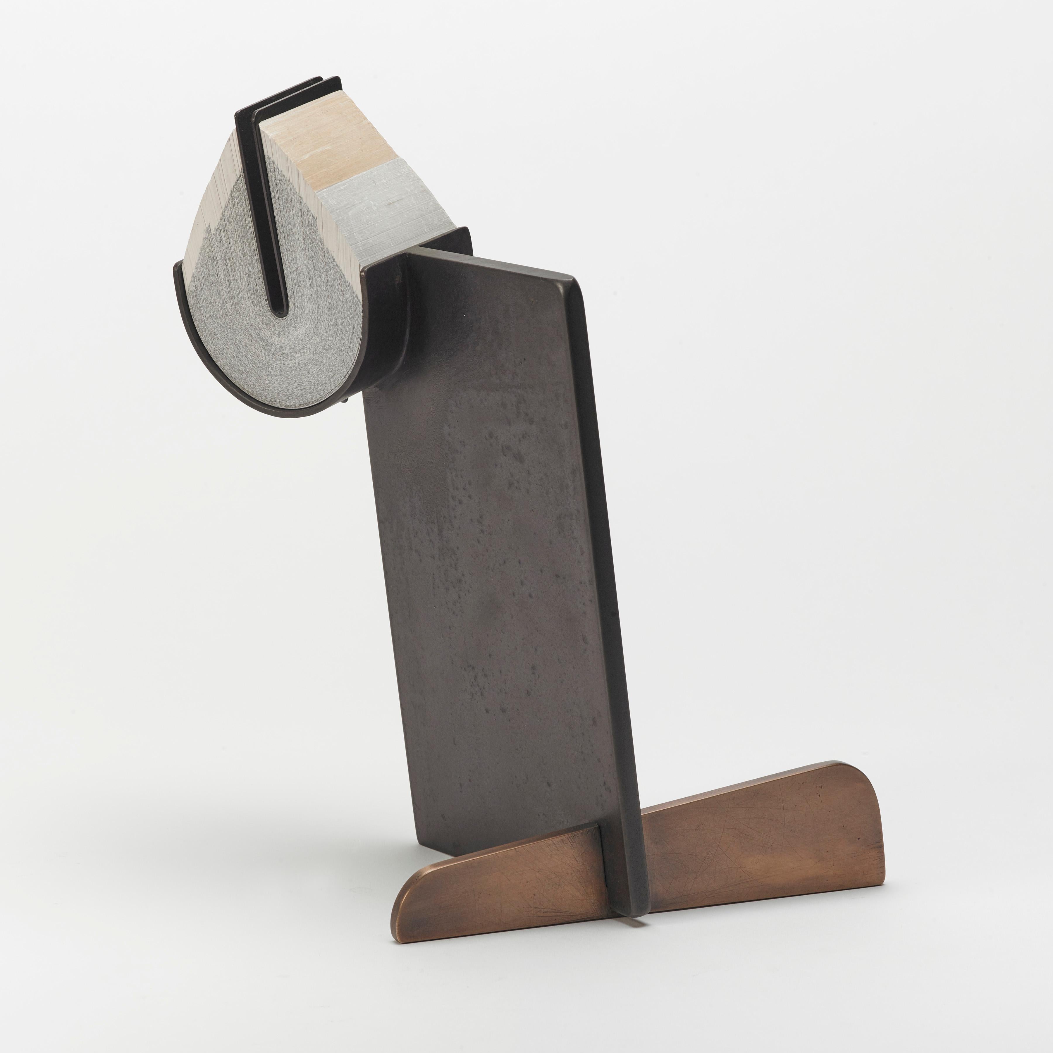 Barsch – Sculpture von Andrew Hayes