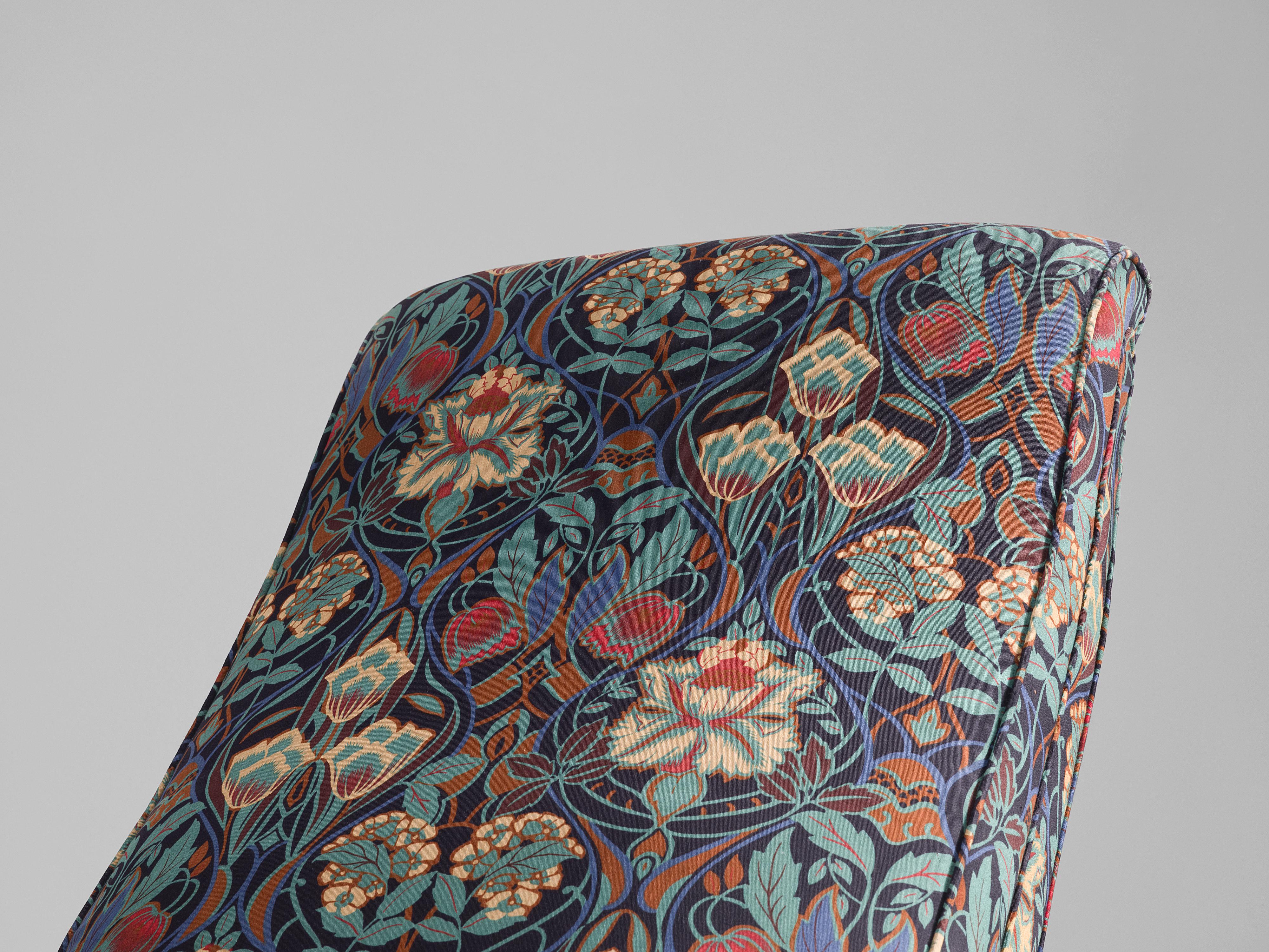Mid-20th Century Andrew J. Milne Chaise Lounge in Beech and Floral Fabric