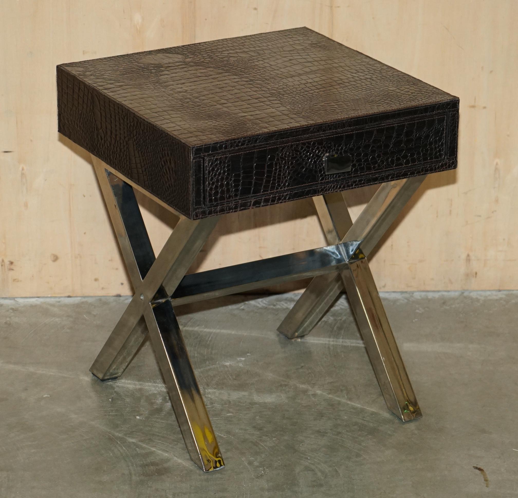Paire de tables d'appoint style ANDREW MARTIN en cuir de type CROCODILE ALLIGATOR en vente 6