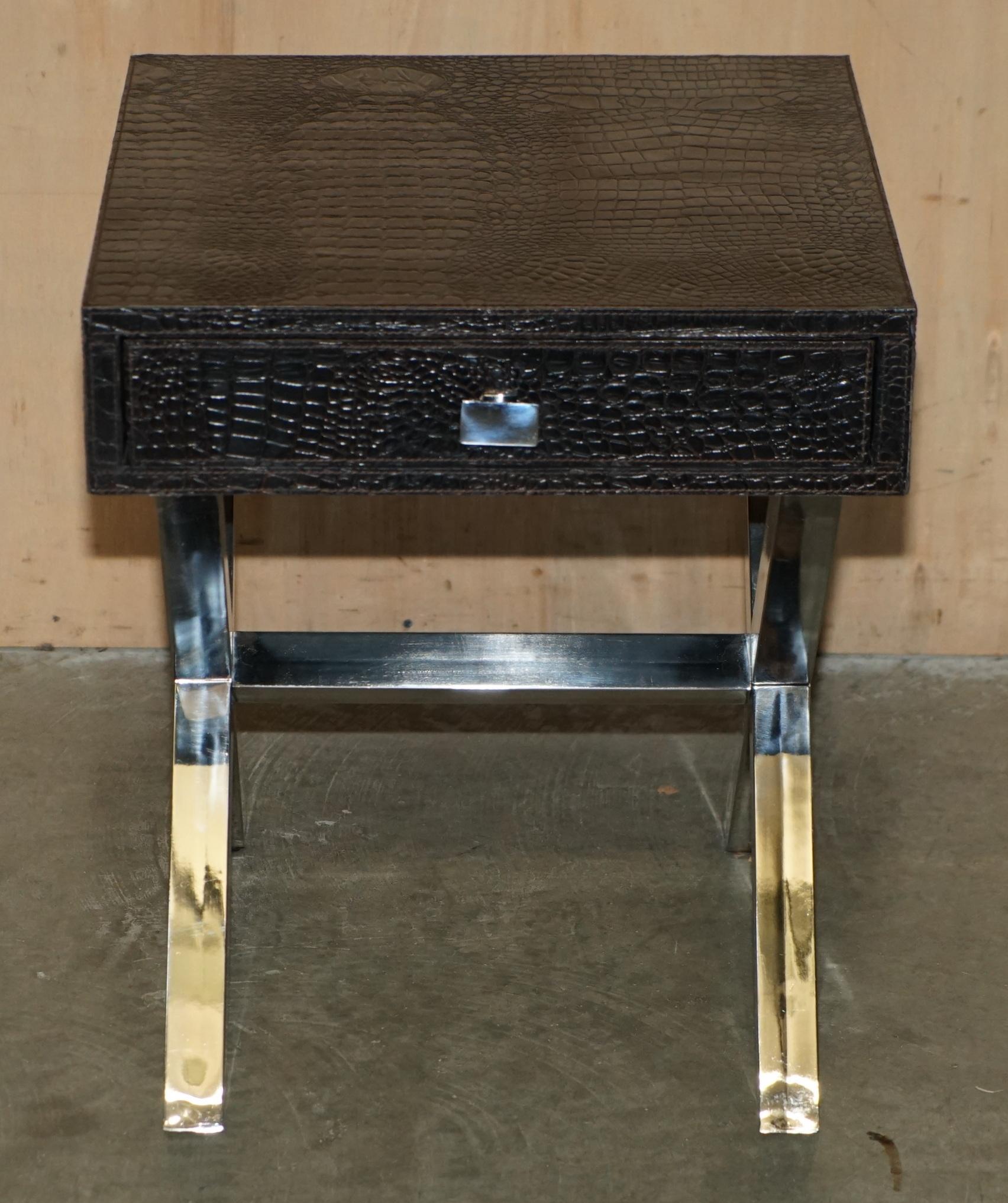 Paire de tables d'appoint style ANDREW MARTIN en cuir de type CROCODILE ALLIGATOR en vente 7
