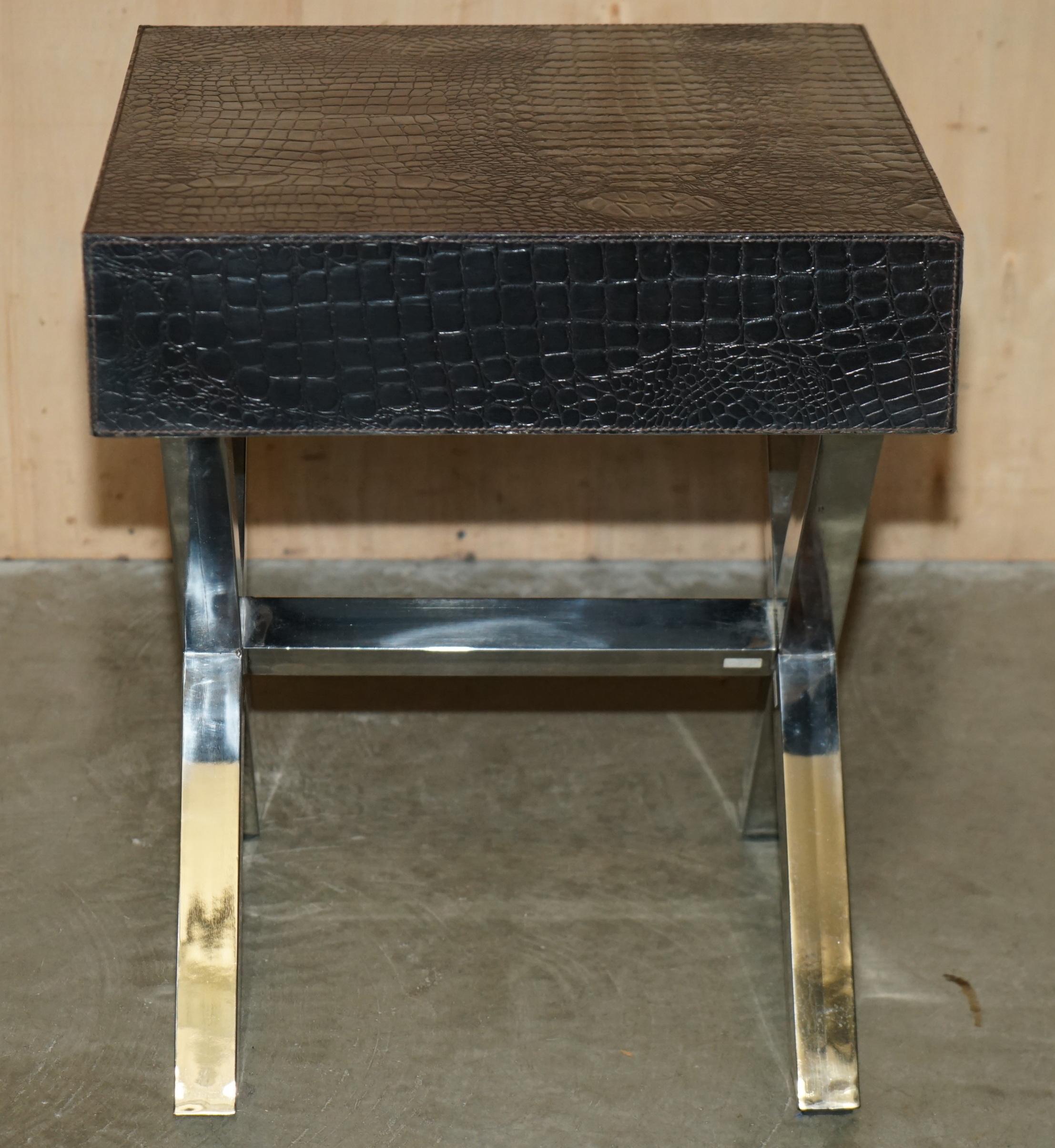 Paire de tables d'appoint style ANDREW MARTIN en cuir de type CROCODILE ALLIGATOR en vente 12