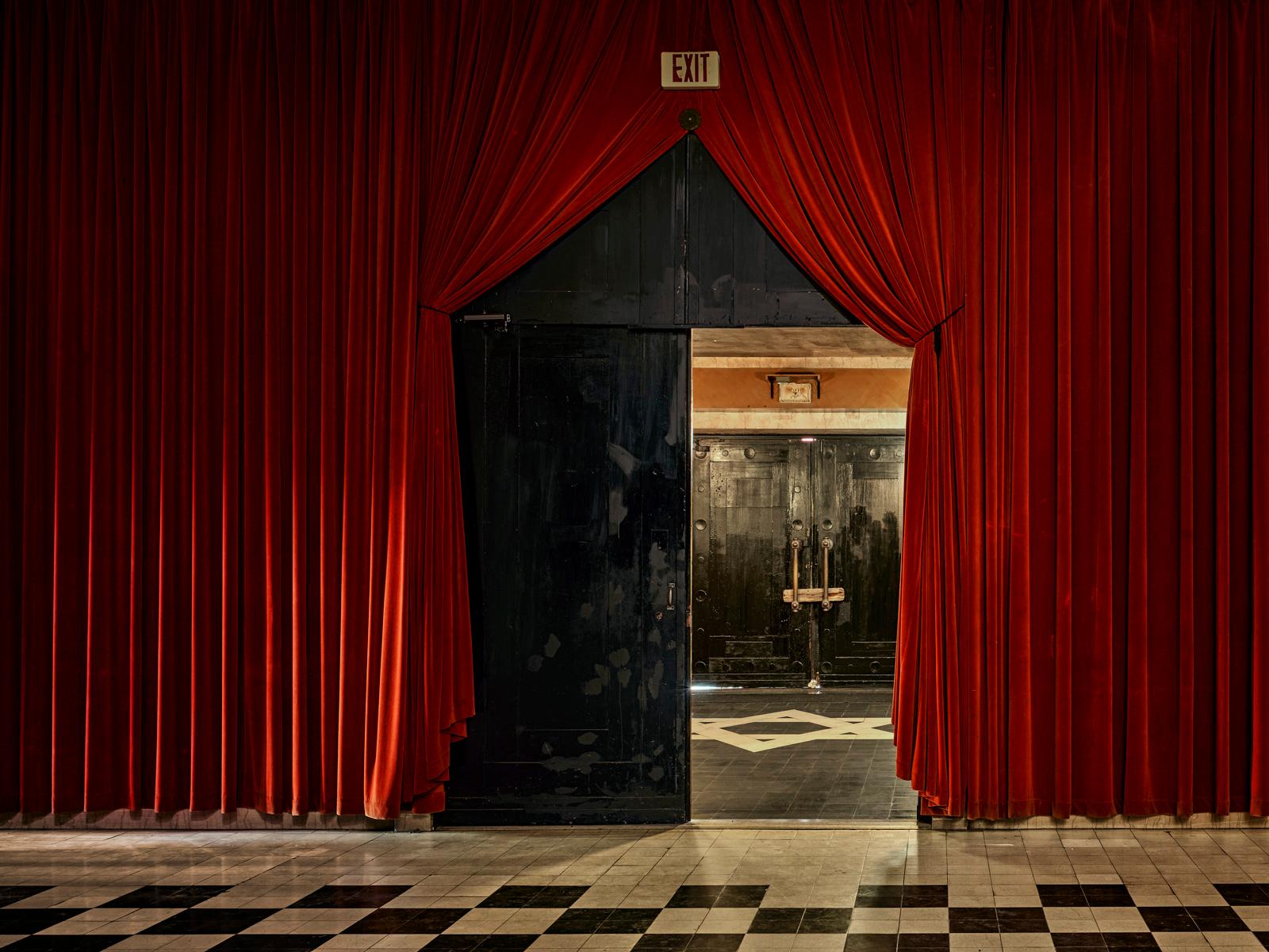 Archival Pigment Print

Former Masonic Lodge, Mobile AL

All available sizes & editions for each size of this photograph:
30" x 40” - Edition of 5 + 2 Artist Proofs
40" X 50"- Edition of 5 + 2 Artist Proofs
50" X 60"-  Edition of 5 + 2 Artist