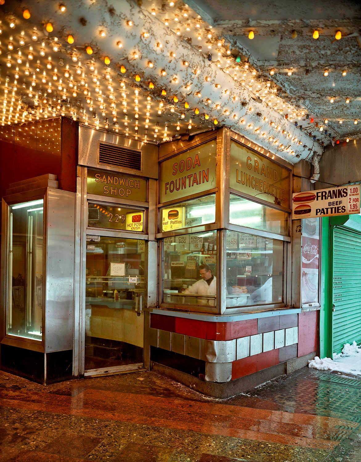 Andrew Moore - Grand Luncheonette, 42nd Street NYC, 1996, Impreso después de