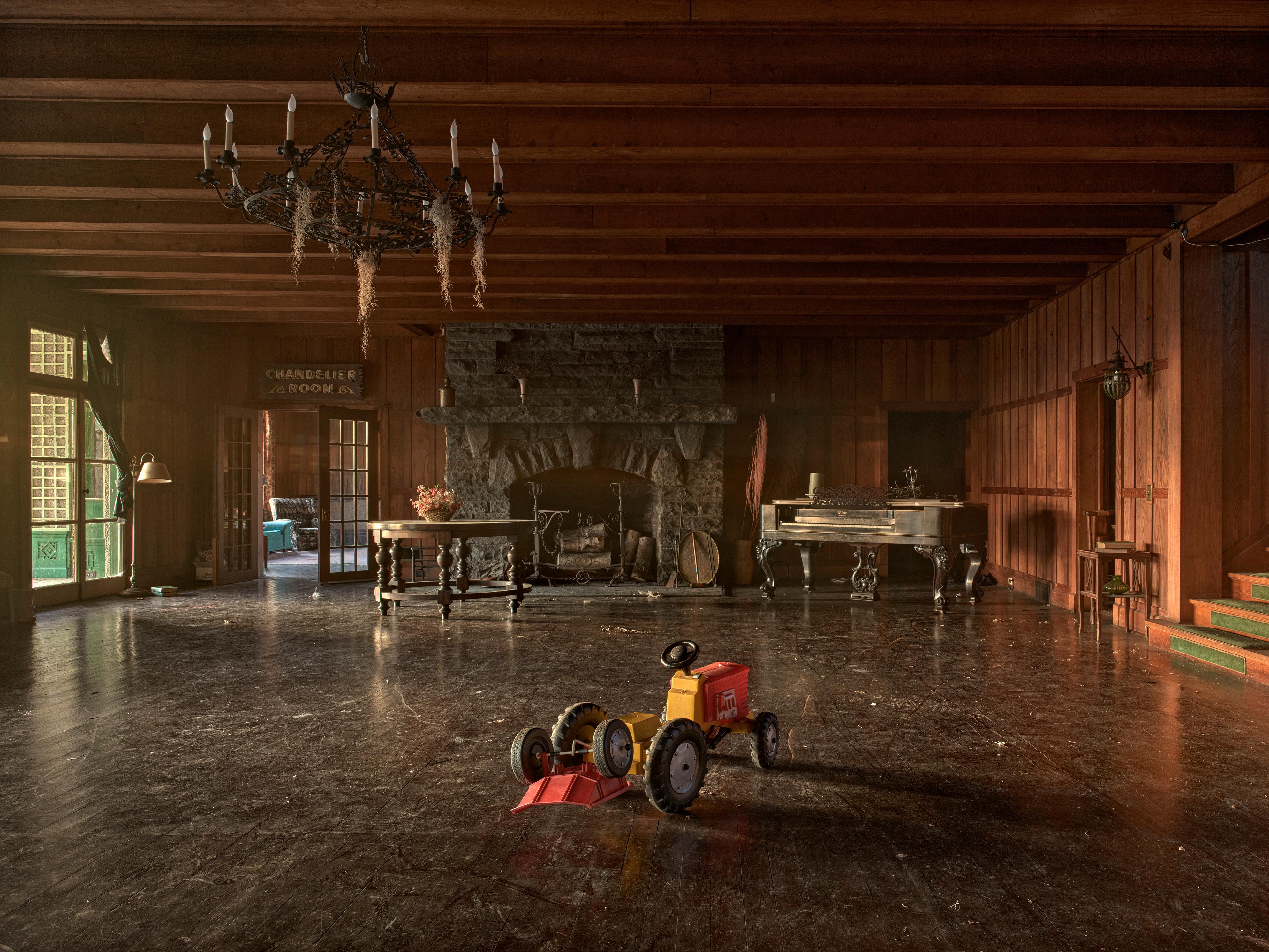 Mansion in Tannersville

Size & Edition:
40" x 50” - Edition of 5 + 2 Artist Proofs

This photograph will be printed once payment has been received and will ship directly from the printer the artist works with. Your certificate of authenticity will