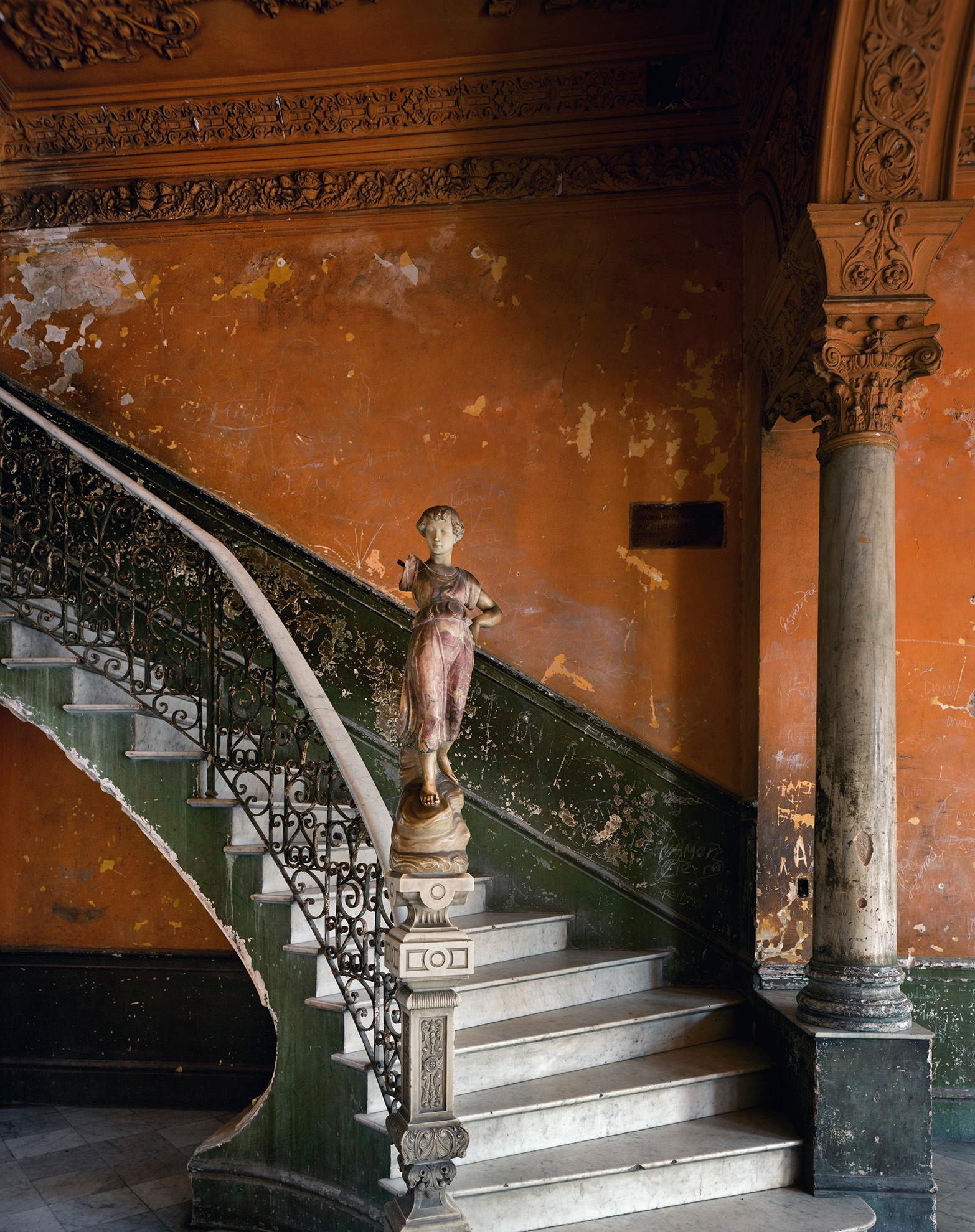 Andrew Moore - LaGuarida2, Photography 1998, Printed After