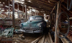 Andrew Moore - Oldsmobile in un fienile, Fotografia 2014, Stampato Dopo