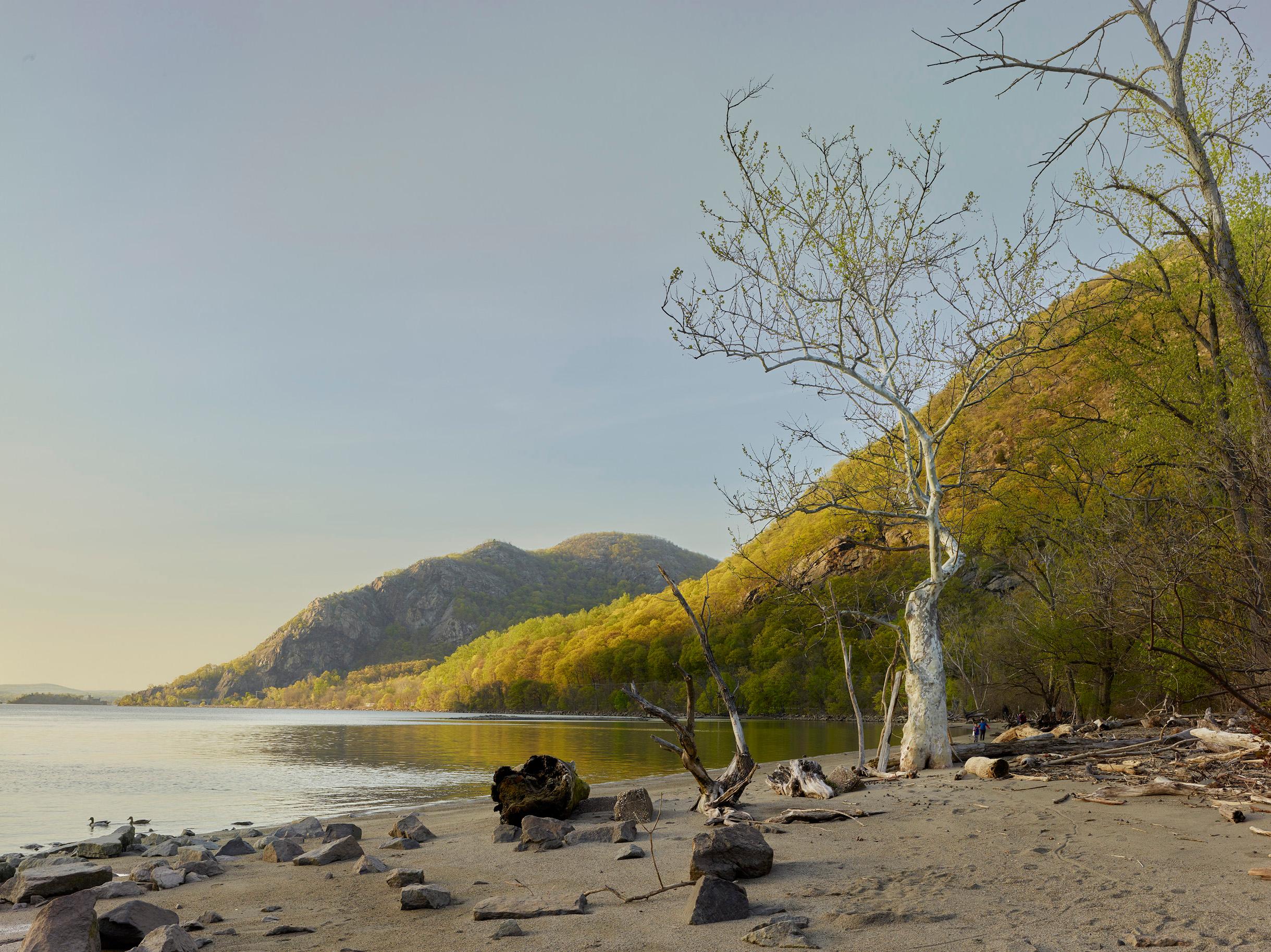 Early spring, looking north on Hudson

Size & Edition:
40" x 50” - Edition of 5 + 2 Artist Proofs

This photograph will be printed once payment has been received and will ship directly from the printer the artist works with. Your certificate of
