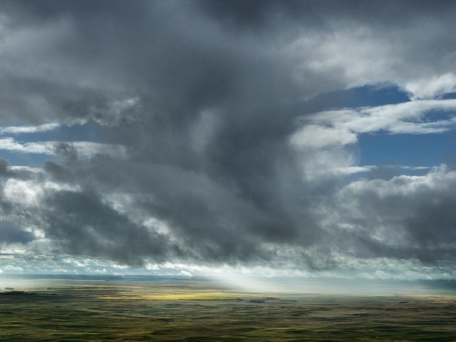 Andrew Moore - Sun Through Rain, Dawes County, Nebraska, photographie 2013