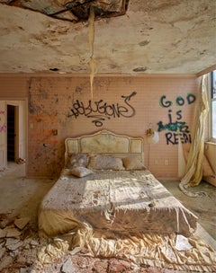 Andrew Moore – Tower Suite, Hotel Nevele, Fotografie 2021, Druck nach
