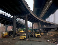 Andrew Moore – Gelbe Trucks, Brooklyn Bridge, Fotografie 1982, Nachdruck