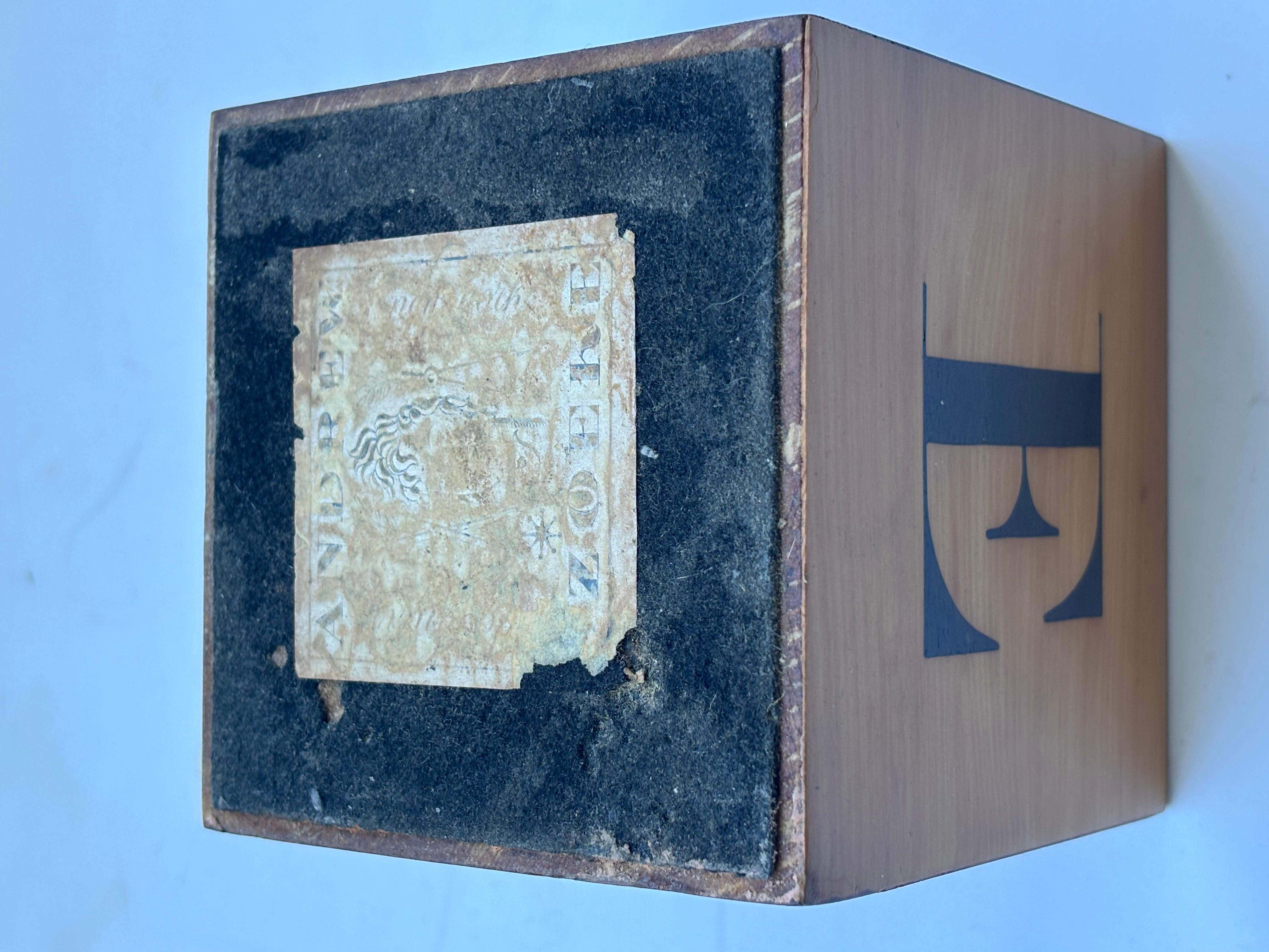 Andrew Szoeke Holz Briefbeschwerer Würfel Skulptur 