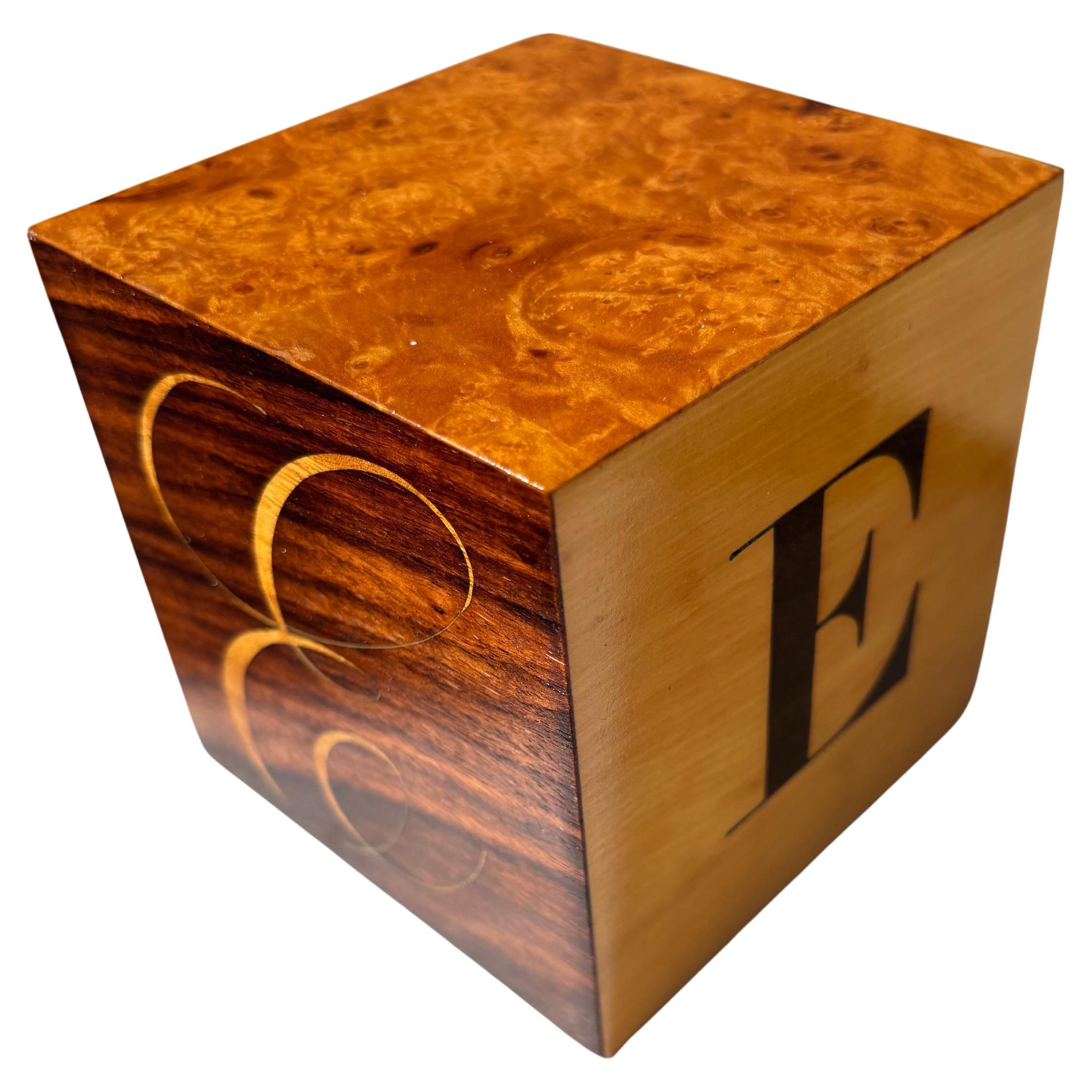 Andrew Szoeke Holz Briefbeschwerer Würfel Skulptur " E"