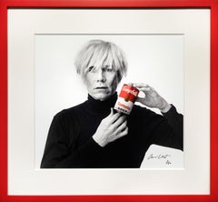 Archiv-Fotodruck 'Andy Warhol mit roter Campbell's Suppe' 1985/2025