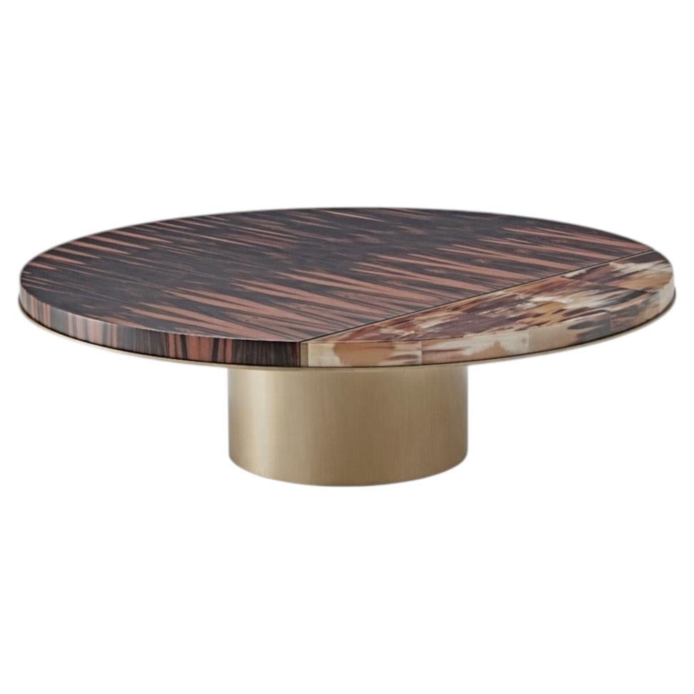 Table basse Andria en ébène Makassar, Horn et laiton bruni par Arcahorn